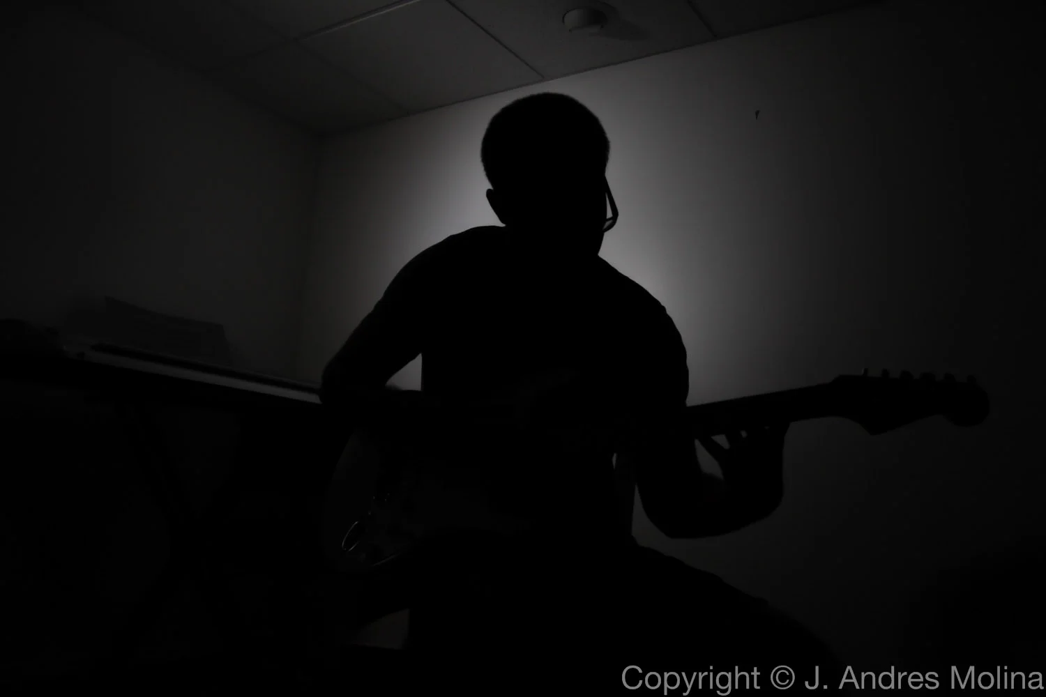  ISO 400 &nbsp; 19mm &nbsp; f/4.0 &nbsp; 1/60s  Sept. 2014 