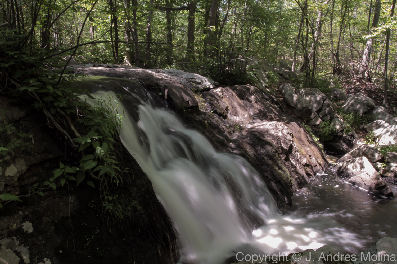  ISO 100 &nbsp; 17mm &nbsp; f/22 &nbsp; 0.4s  July 2015 