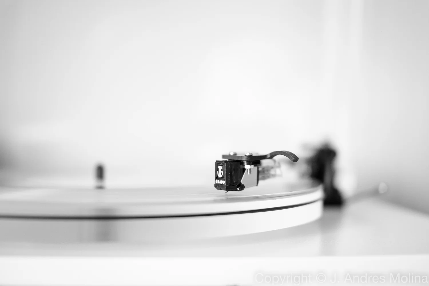  ISO 400 &nbsp; 30mm &nbsp; f/1.8 &nbsp; 1/60s  Sept. 2015 