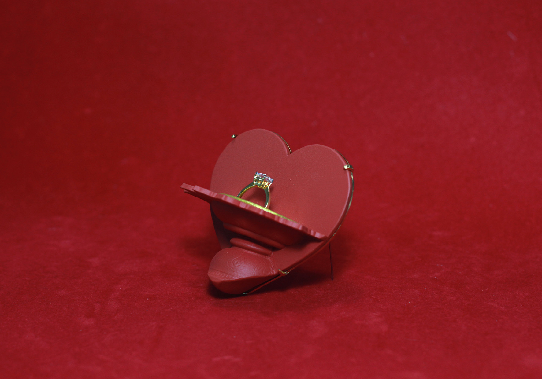 Will you marry me, again? (heart), Brooch, 2017, Thai traditional wedding tray