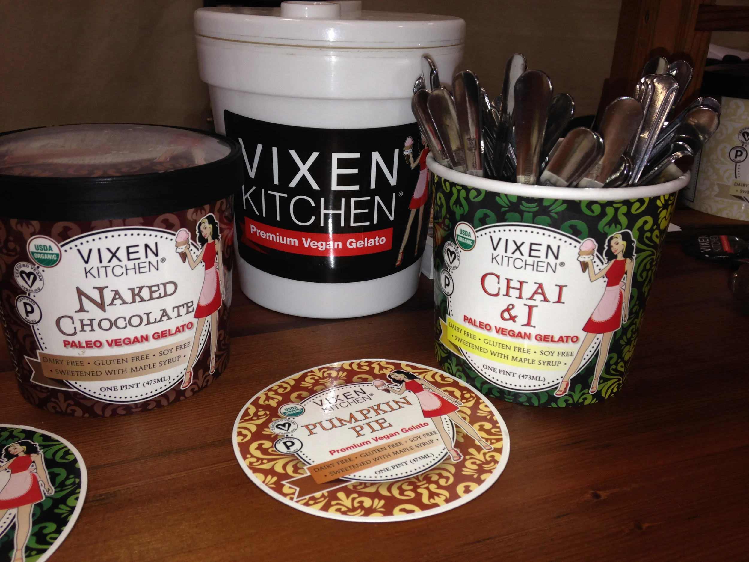 9. Vixen Kitchen Incredible vegan AND paleo ice cream! Sweetened with maple syrup, this cashew based ice cream is definitely a fantastic fix for any ice cream cravings you might have, while being so much better for your body! Also really loved how this company provided their own re-washable spoons, doing their part to reduce waste at Expo and inspire others to do the same (as many of you know I'm ALL about this and bring my own sample cups, re-usable napkins, spoons, etc to Expo as well).