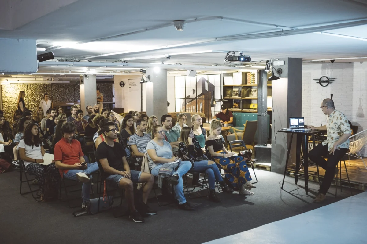 2017 + Altra Cittá é possibile. Conferencia en la Universidad de Palermo, sección de Architettura en el marco del workshop “MANIFESTA” Education Hub de la MANIFESTA12. Palermo, Italia. Aula Magna. 23 de octubre de 2017. + Piccole Conquiste Urbane. Conferencia en el encuentro NEW GENERATIONS en la Casa dell’Architettura de Roma. Del 23 al 25 de septiembre de 2017. + Otra Ciudad es Posible. Conferencia en el curso FORMAT TAPIII en la ETSAV Escuela Técnica Superior de Arquitectura del Vallés. Salón de Actos de la ETSAV. 25 de spetiembre de 2017. + Otra Ciudad es Posible. Conferencia en el MiniHub, Madrid. 21 de septiembre de 2017. + Encuentro “Learn 2 Teach. Teach 2 Learn” en La Casa Encendida, Madrid. 16 de septiembre de 2017. + Conferencia inaugural del taller Exhibition Spaces de la UIC Universitat Internacional de Catalunya. 4 de septiembre de 2017.