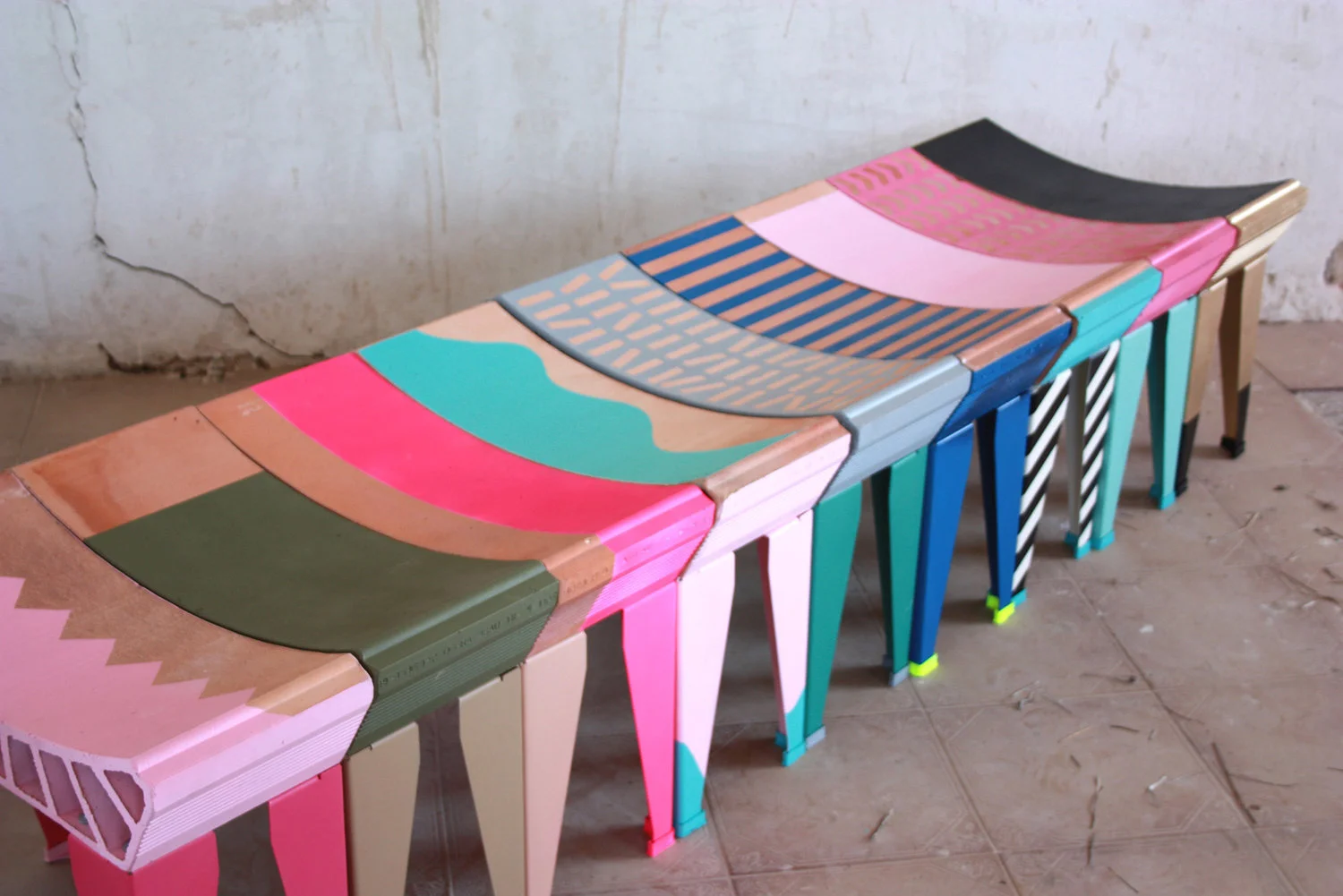+ Kurul. Mobiliario expuesto en la muestra LIKES 2018 en la galería PUXA GALLERY en Madrid. Del 12 de Abril al 26 de Mayo de 2018.