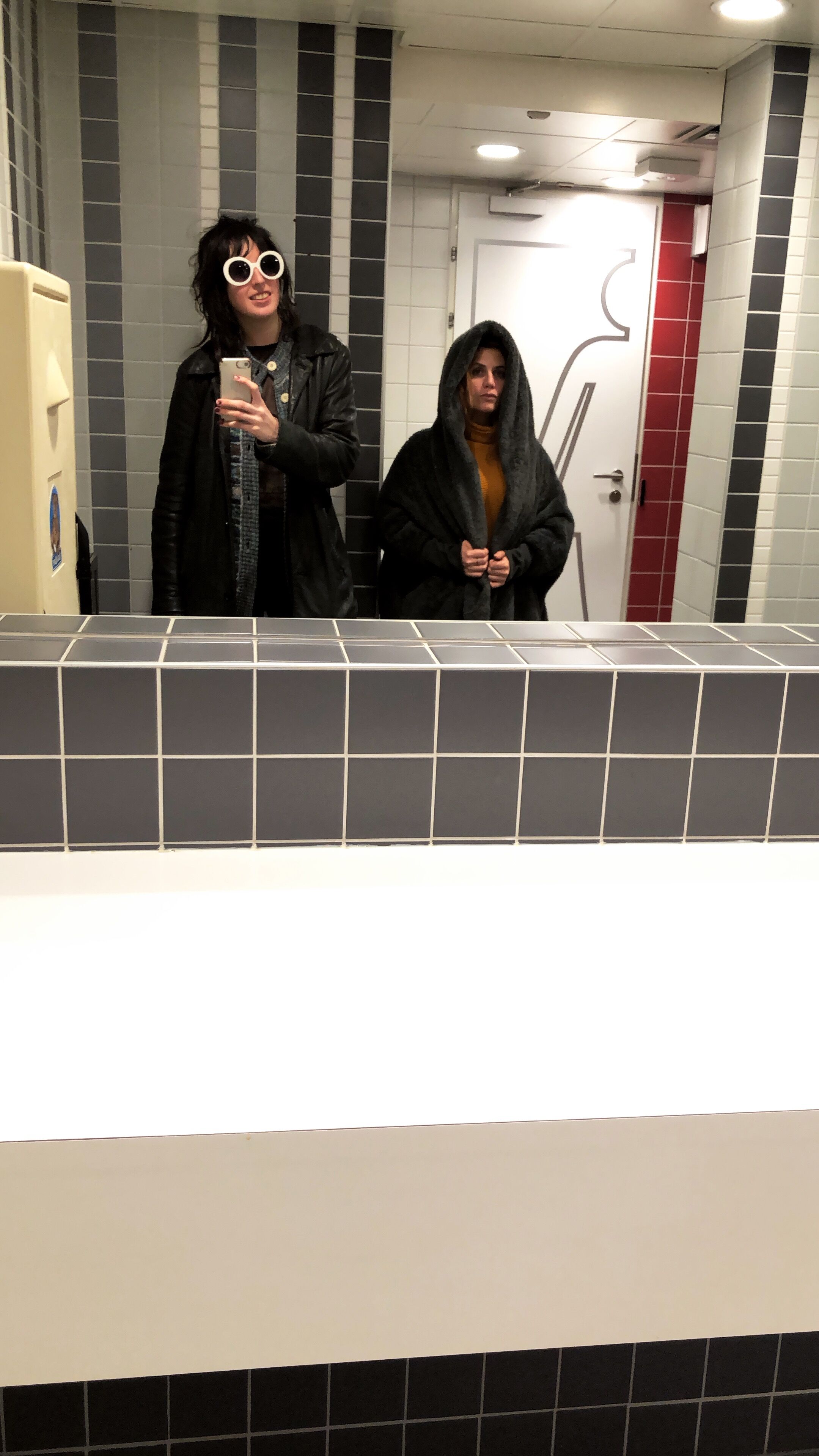 Sole Bathroom Selfie of the Tour