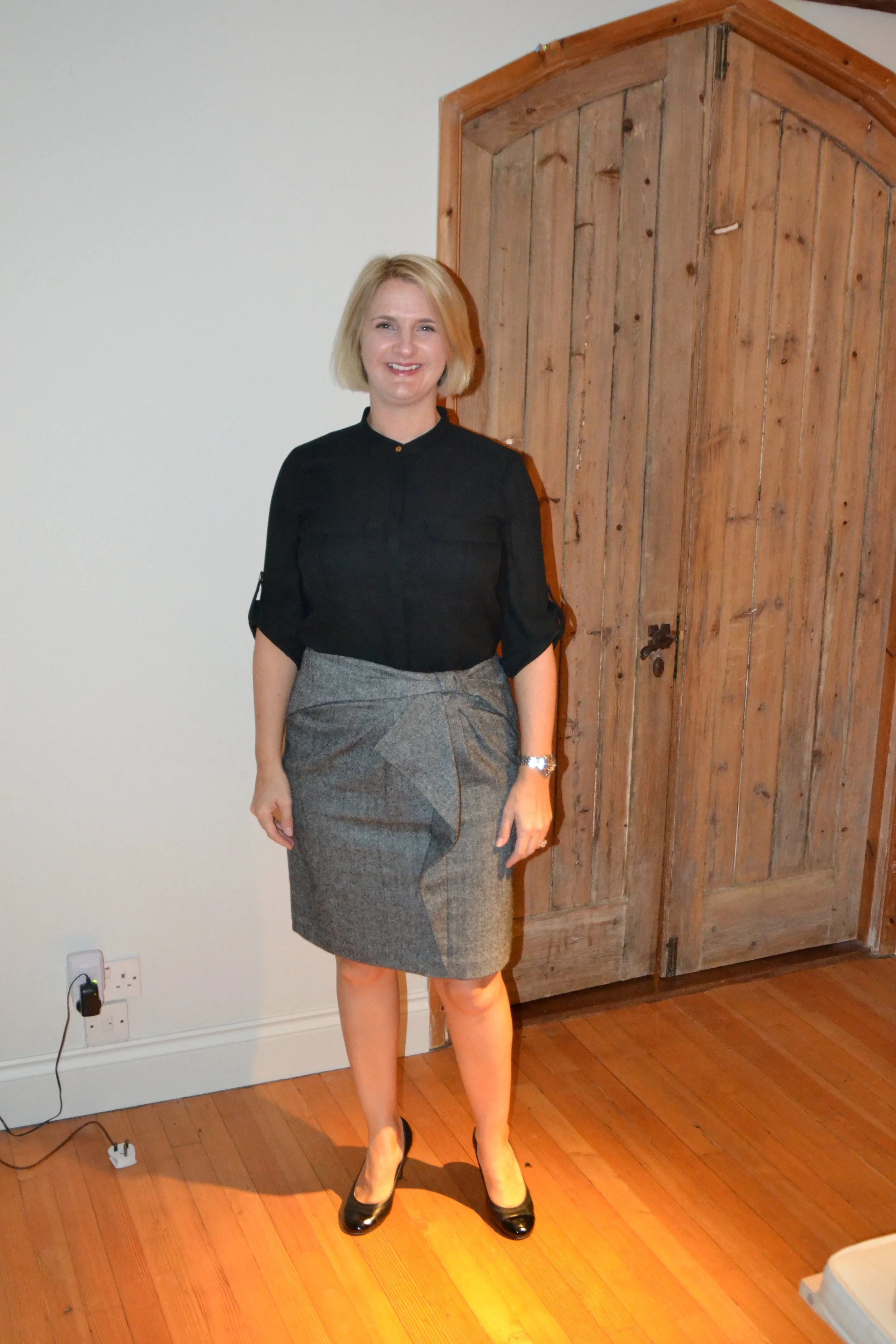 Shirt from Dorothy Perkins, Skirt from Banana Republic, Shoes from Chanel. (I hadn't used these shoes in so long, they were covered in dust, only noticed whilst sitting talking to my boss. Luckily she's a good friend. It did tickle my fancy, there's me trying to be all business and professional like whilst dust bunnies float off my foot wear. Thankfully as much as I take the job seriously I don't feel the same way about myself. hahahahahah)