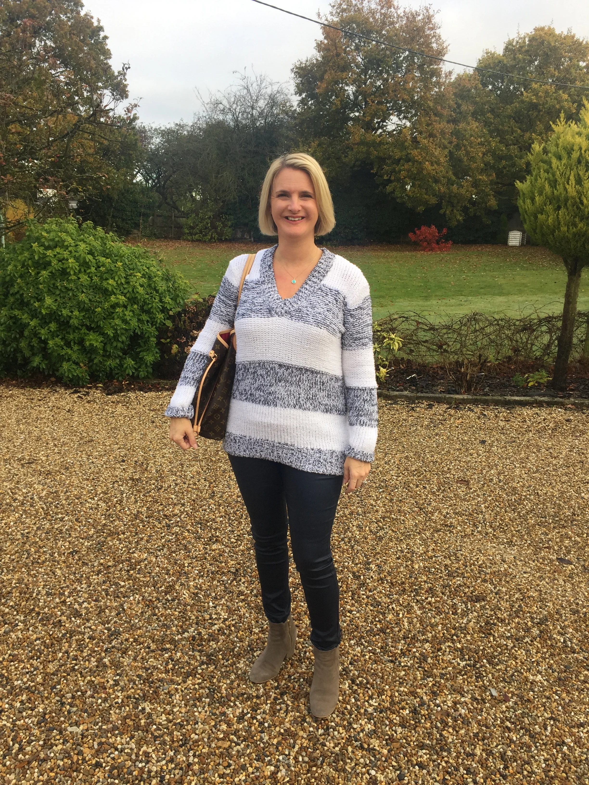 Jumper from Michael Kors, leather look jeans from Next in navy, Boots from Phase Eight, bag from LV. Took my big bag as it was full of spare stoma bags and a change of clothes should the need arise, better to have spares than get caught short. 