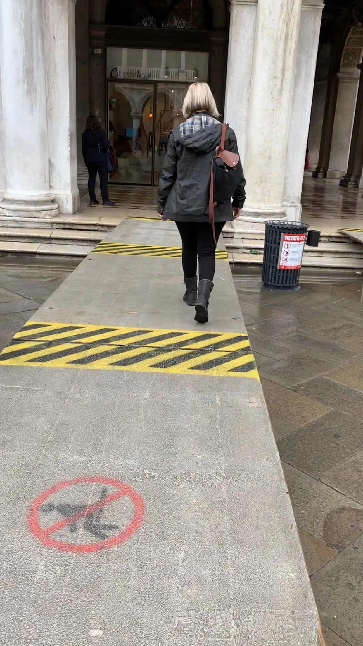public.jpeg