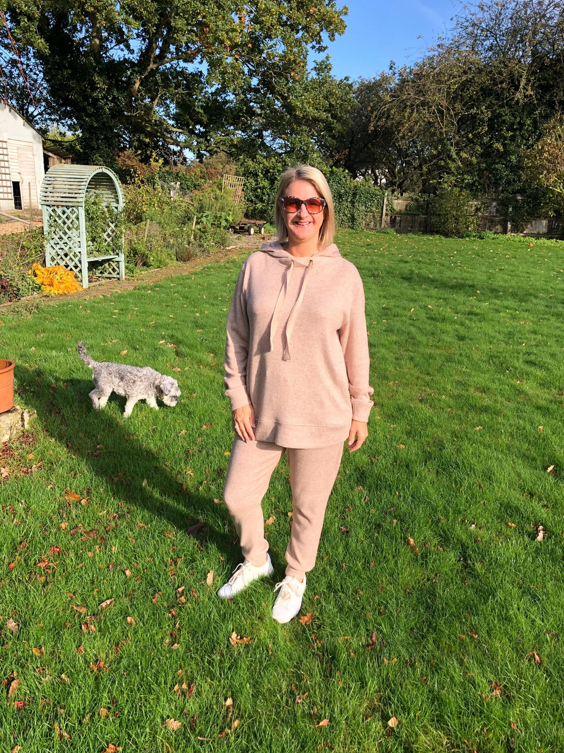 Come on, who doesn’t love cosy lounge wear?! Although technically this can no longer be classed as lounge wear as I’ve been out and about in it loads! Hahahahaha