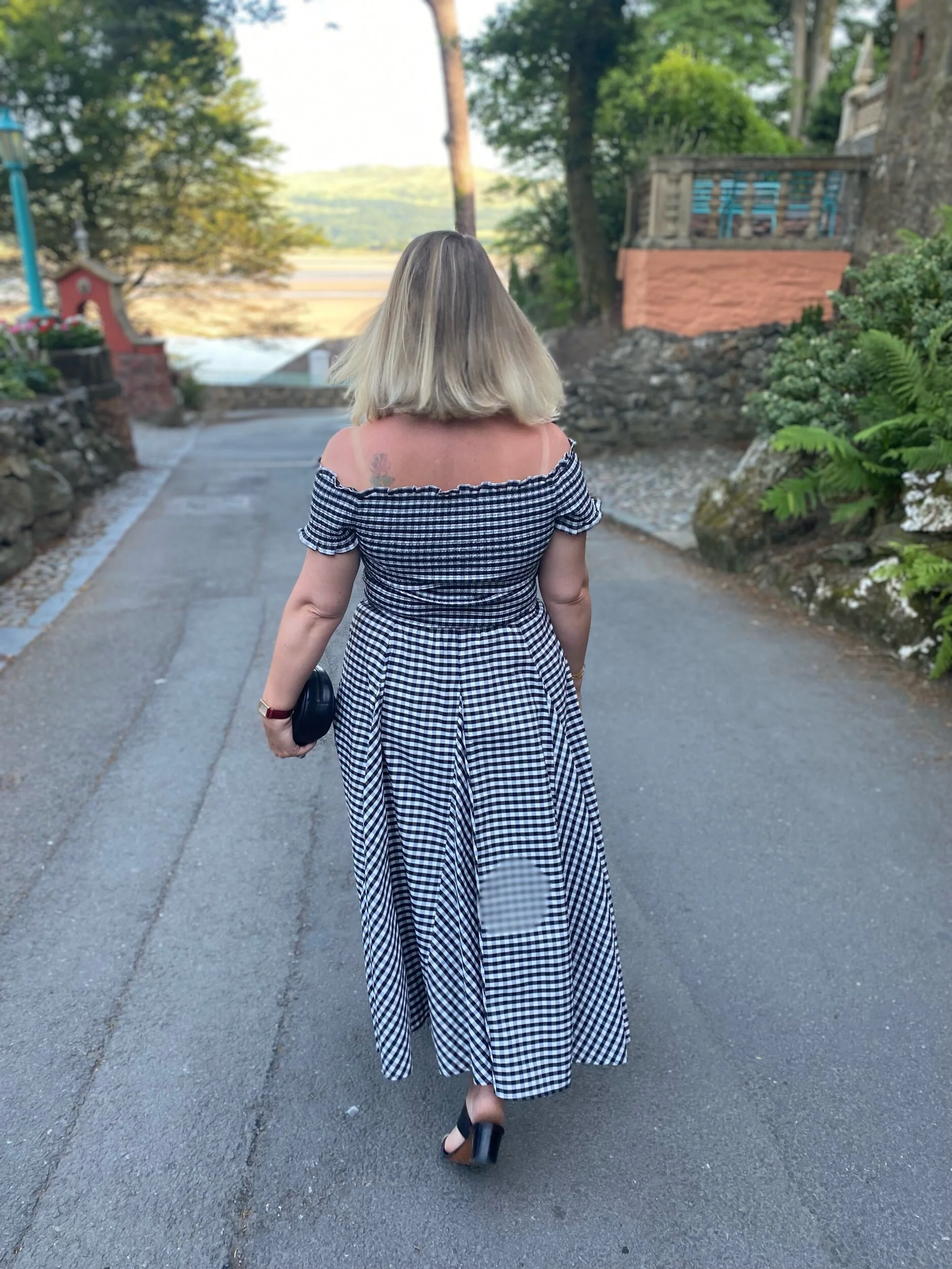 You, me, sunshine, scenery & sea…