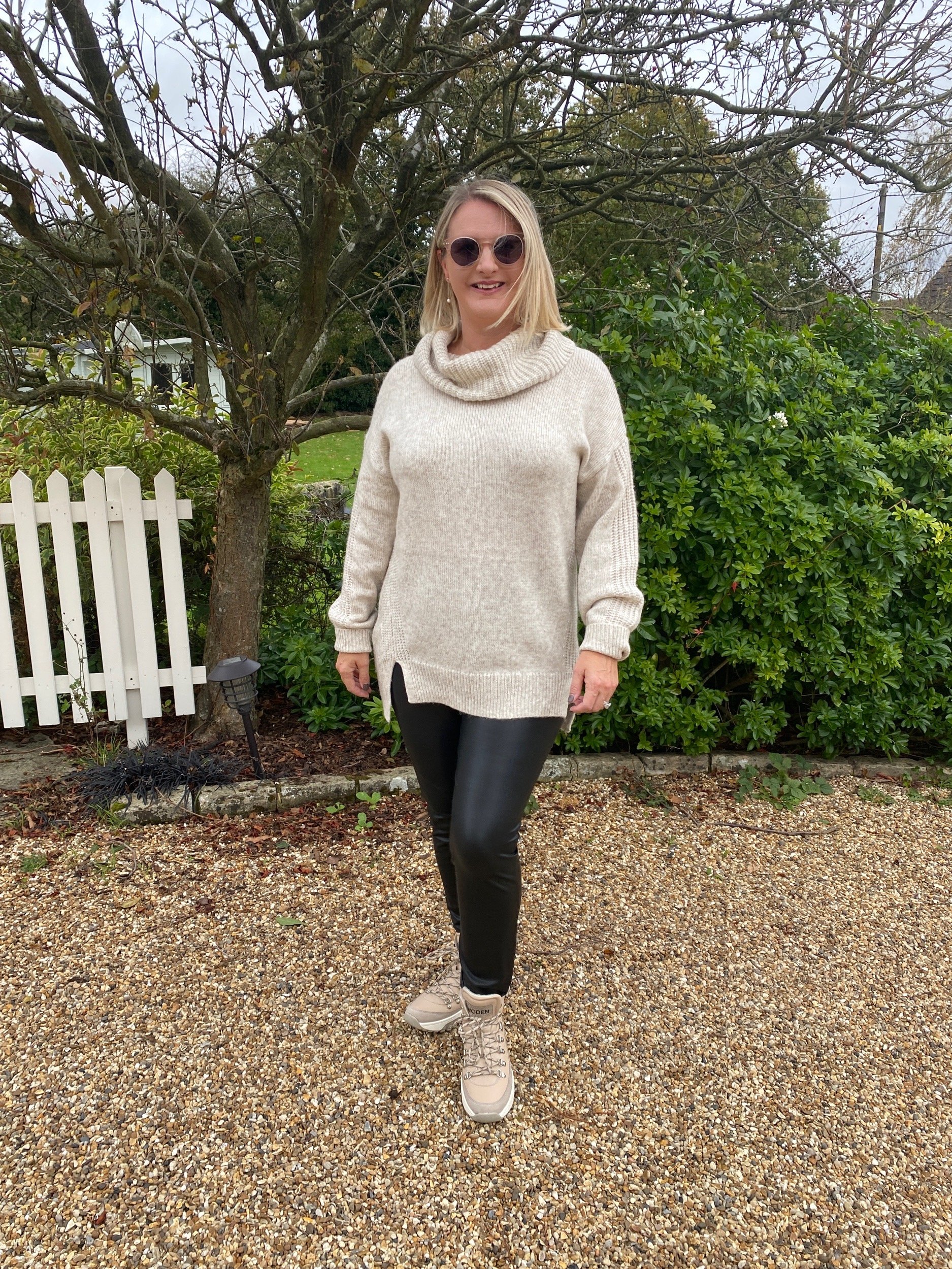 Jumper from Sainsbury’s, Leggings from Quiz, Boots from Woden.  I bought these boots in Selfrigdes a few weeks ago, and although I haven’t actually progressed to going on an actual walk I have been wearing them in. They are so bouncy and warm and cosy. I think I may have reached the comfortable shoes point in life…