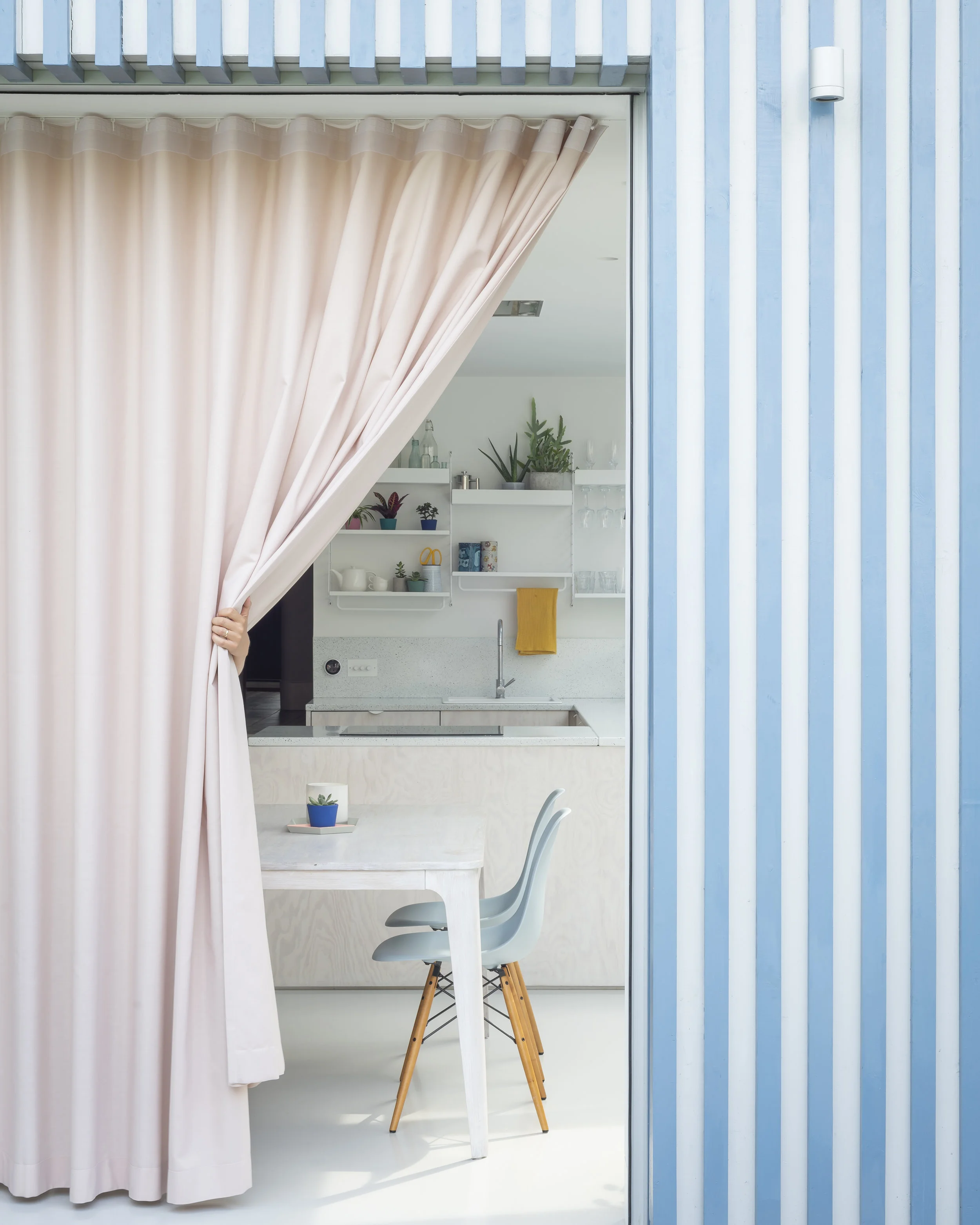 04 Timber Curtain Detail.jpg