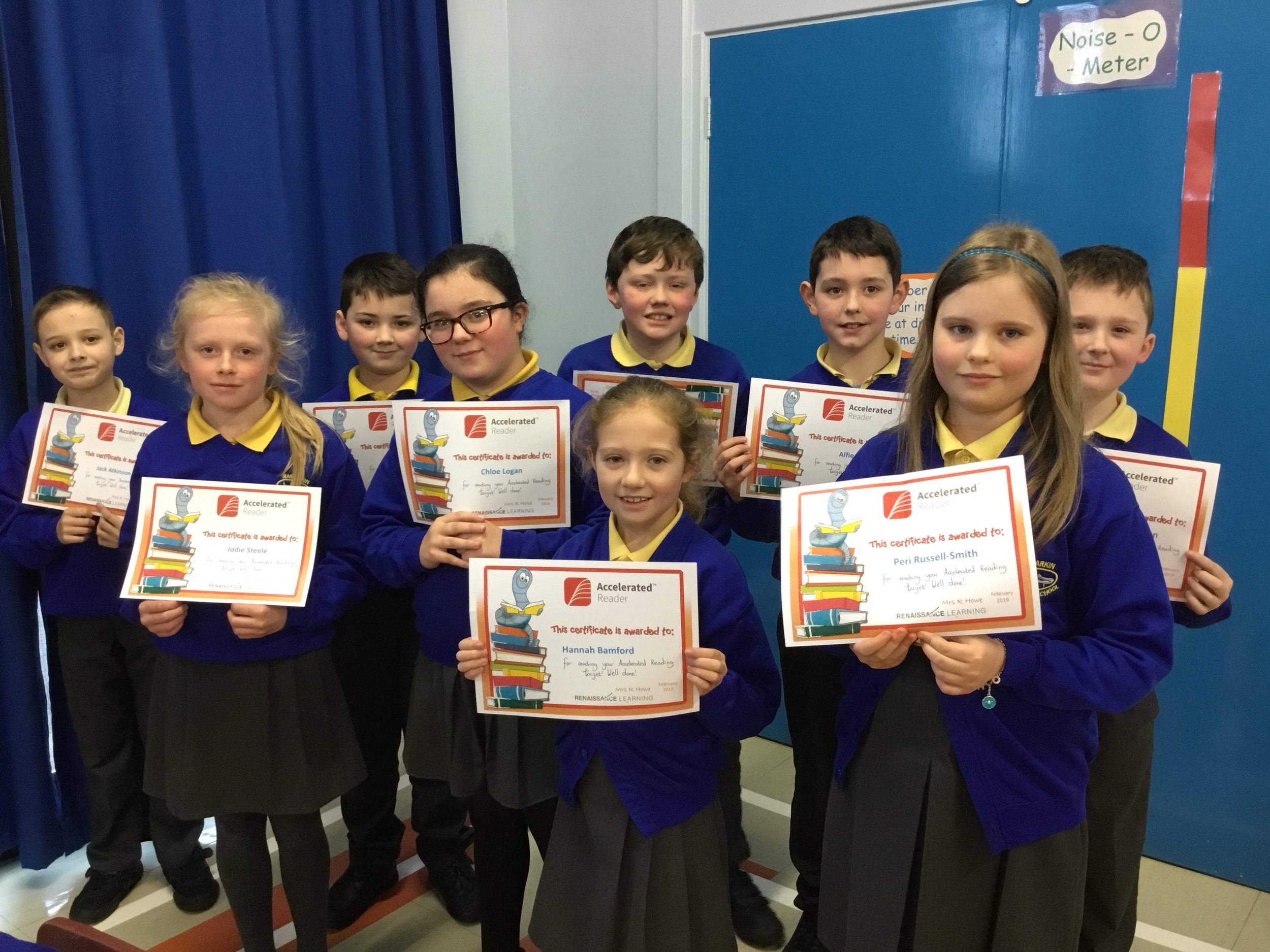  P6 children with their Accelerated Reading Certificates 