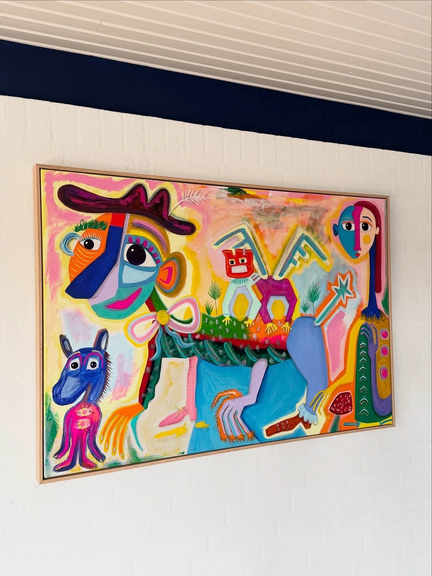 EVERYDAY ENTOURAGE now framed in oak 🤠🎨
Love these four buddies exploring life together 🤩

Original painting &bull; For sale

80x120 cm

27.000 dkk
3600&euro;

DM for purchase 🤍