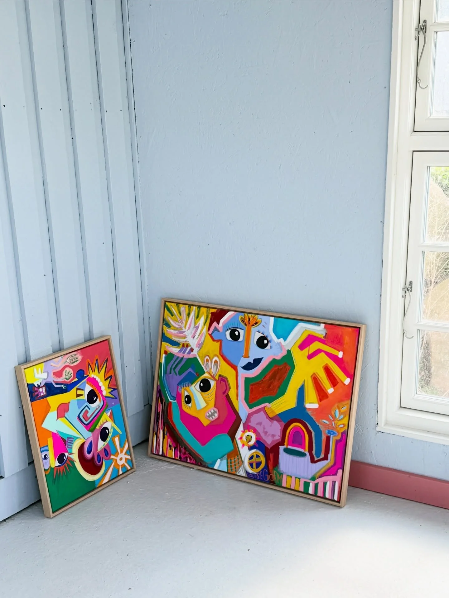 First two paintings moved into the new studio today 🤩🎨 Can&rsquo;t wait to decorate this place and start working here 🎈