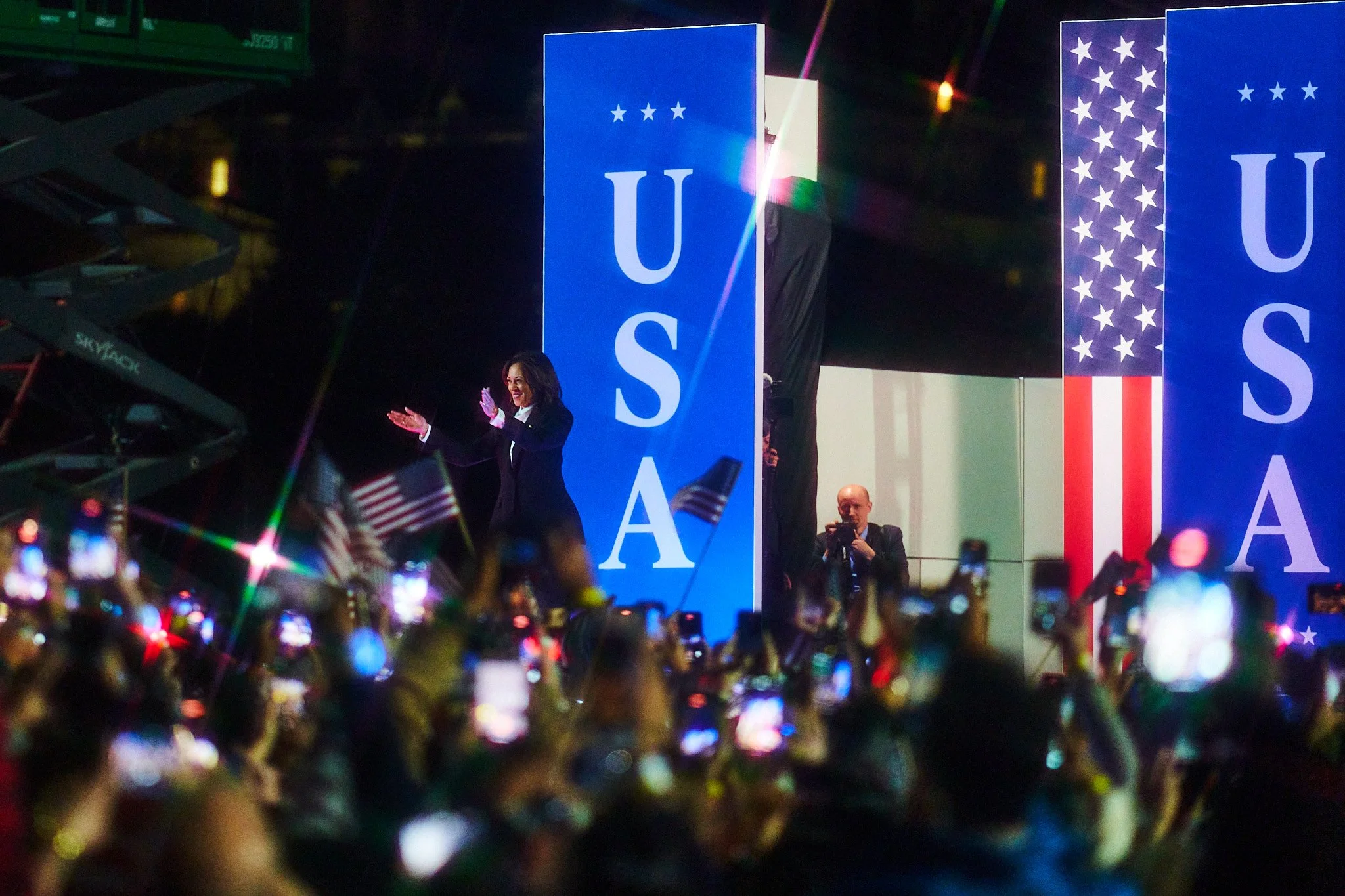 CWX08455_10.29.24_KamalaRallyDC.jpg