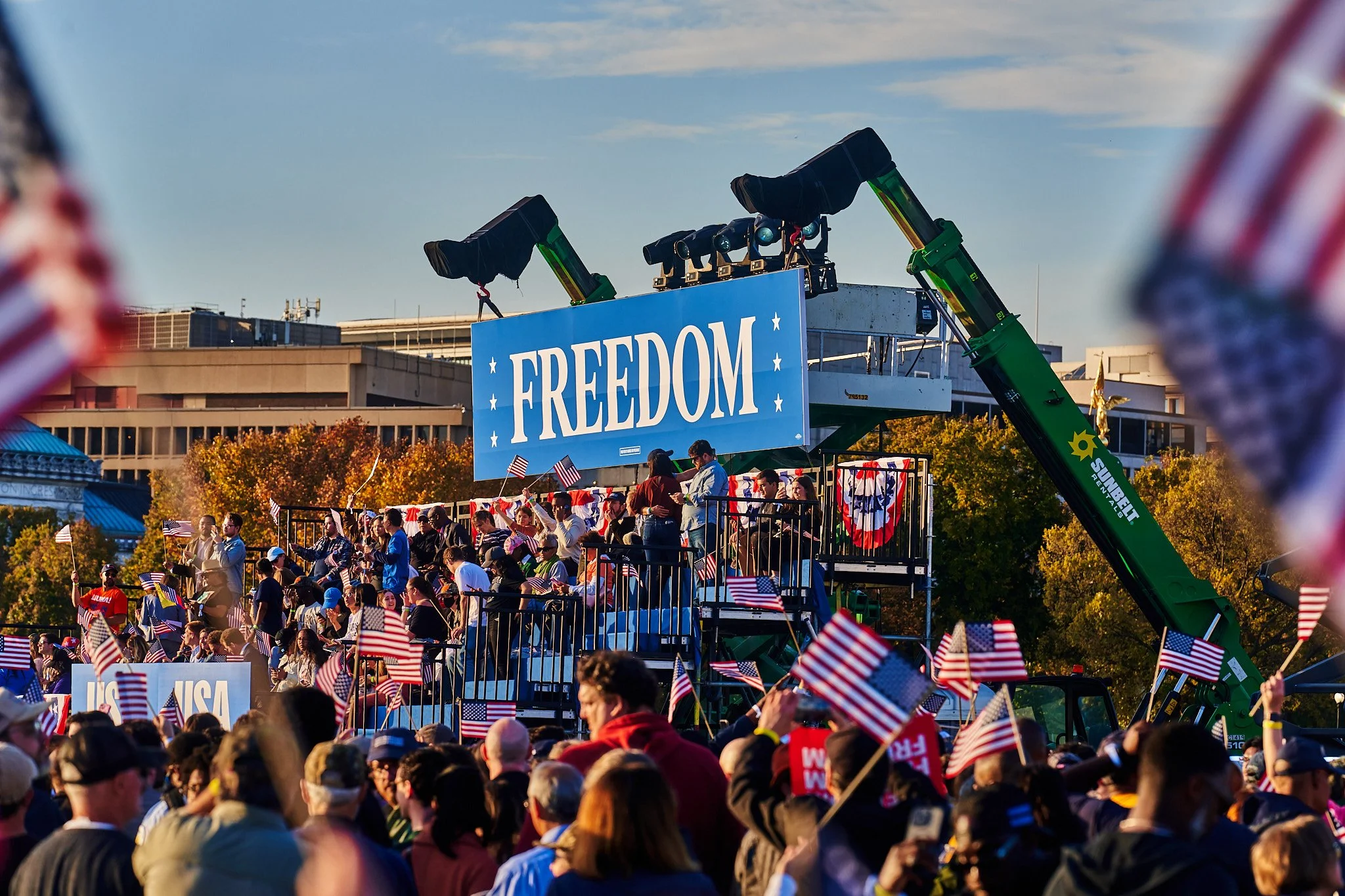 CWX08201_10.29.24_KamalaRallyDC.jpg