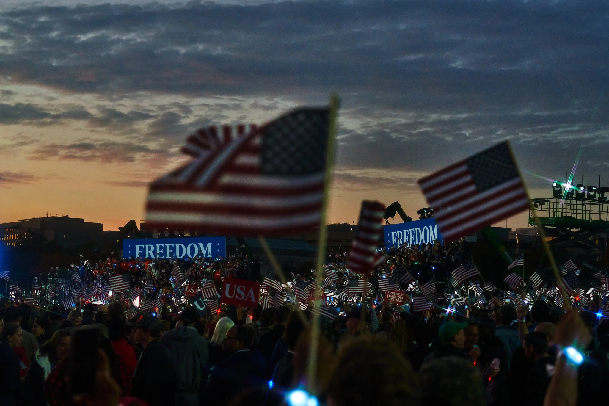 CWX08314_10.29.24_KamalaRallyDC.jpg