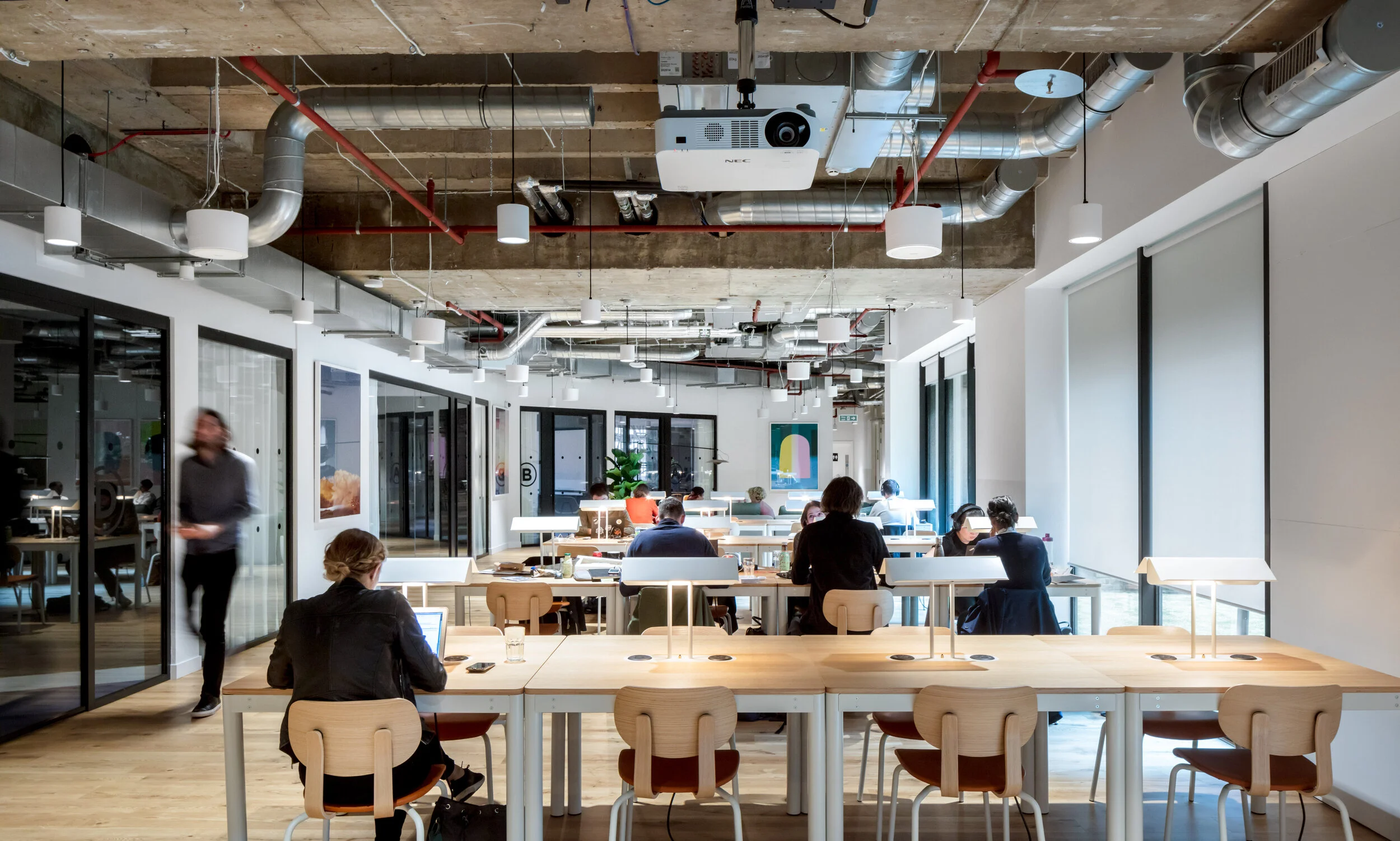 20180914_London_8-Devonshire-Square_Hot-Desks_03.jpg