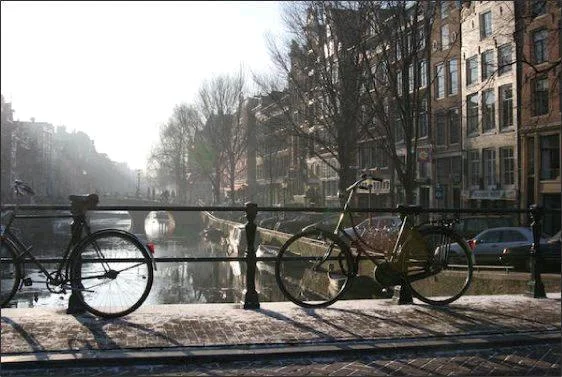 Amsterdam-Bridge-small.jpg