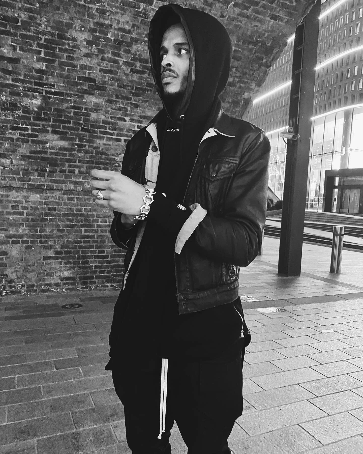 LURKERS LURKING&rsquo; 21
.
.
.
.
.
.
.
.
.
.
.

#fashion #OOTD #FashionDiaries #FashionBlogger #style #StreetStyle #OutfitIdeas #OutfitInspo #StyleInspo #look #LookOfTheDay #LookBook #MensFashion #WomensFashion #InstaFashion #followers #marketing #b