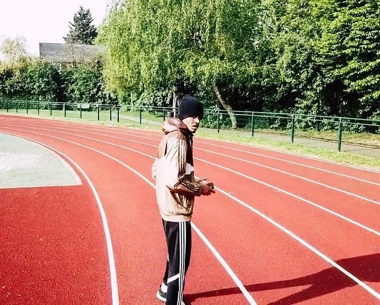 YOU VS YOU&rsquo; 21 
Review, Reset, Re-Up on my training shot with my eye in the sky from @djiglobal 📸👁
.
.
.
.
.
.
.
.
.
.
.
.

#adidas #adidasultraboost #athlete #racingdriver #training #motorsport #fitness #sports #drone #cardio #photography #g