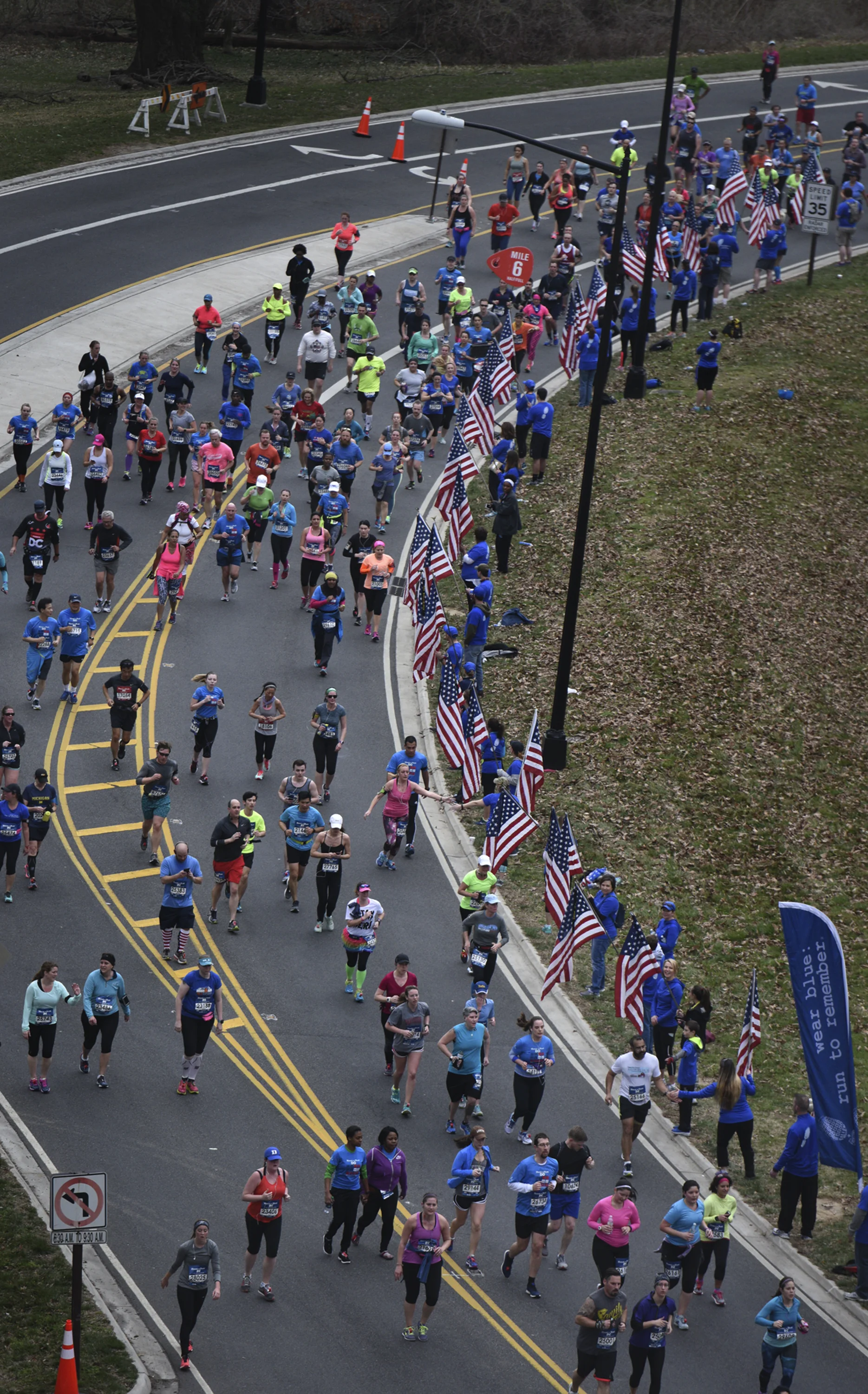 WearBlueRockRollMarathon10.jpg