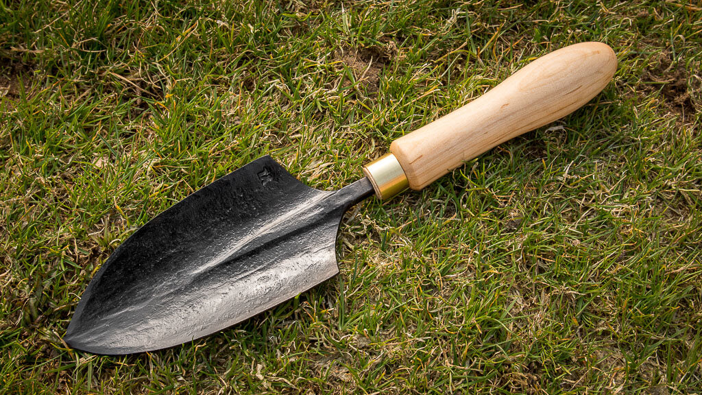 20190411_1_garden_trowel.jpg