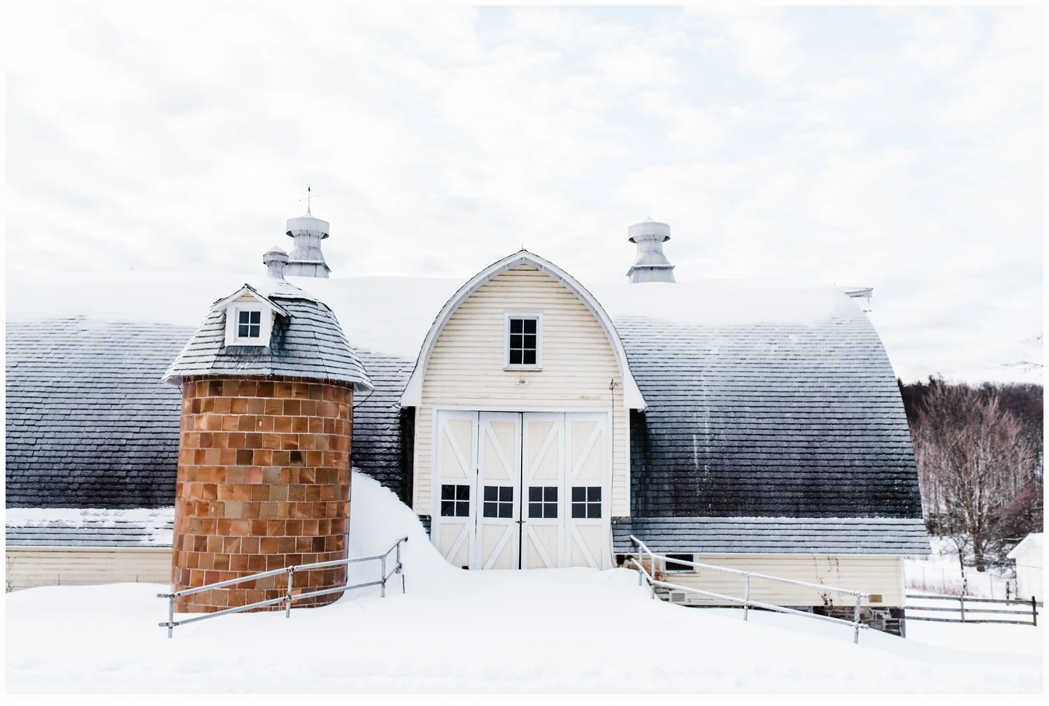 farmhouse in the snow