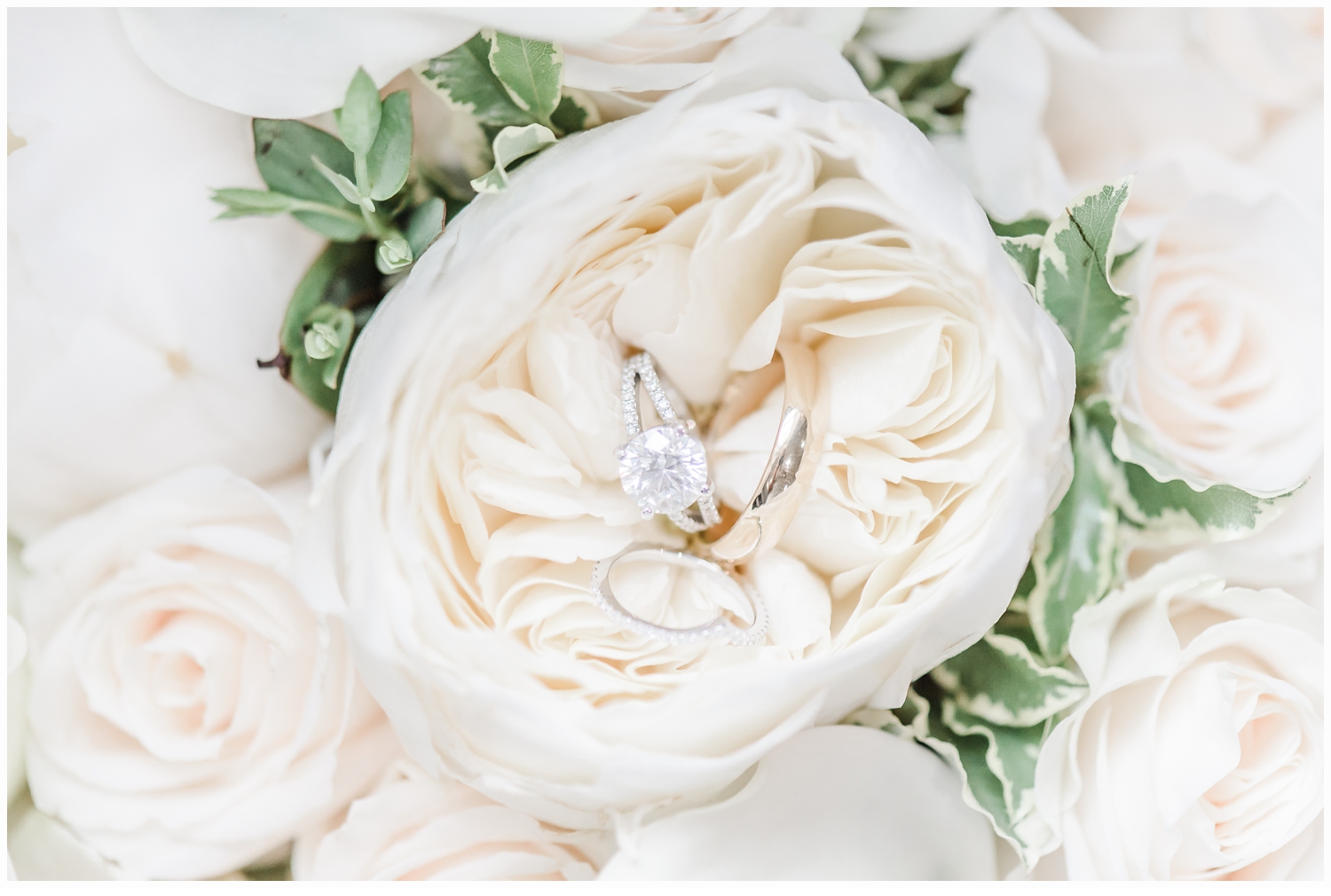 wedding rings in bouquet