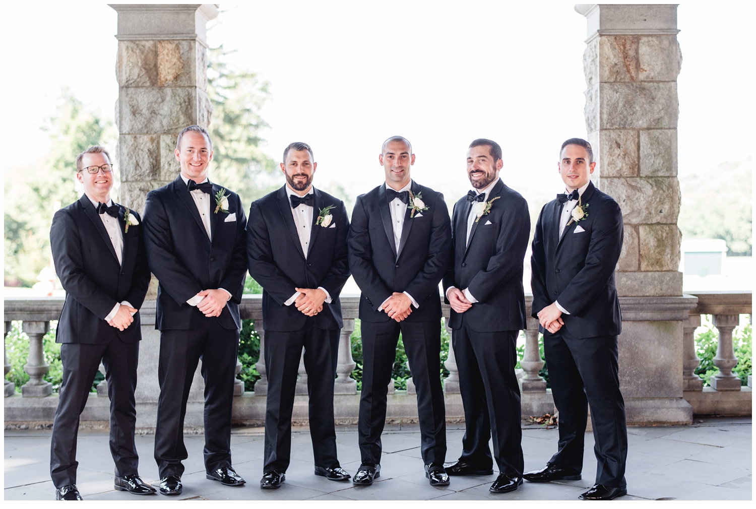 groom and groomsmen portraits