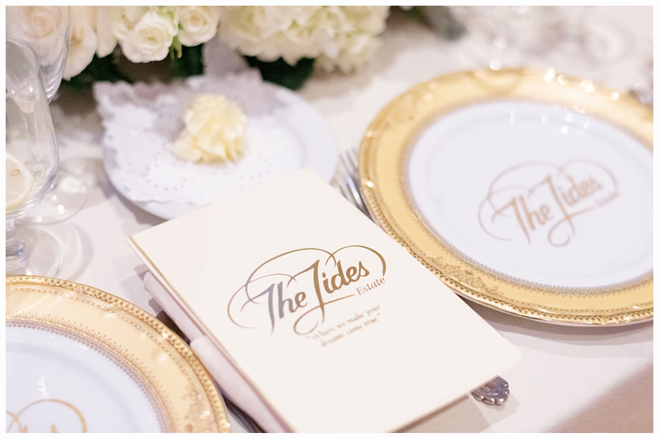 pretty gold plates at a wedding 