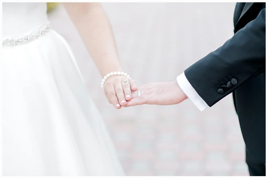 picture of bride and grooms wedding rings