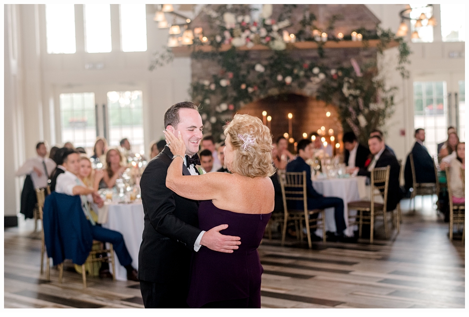 groom and mom dancing