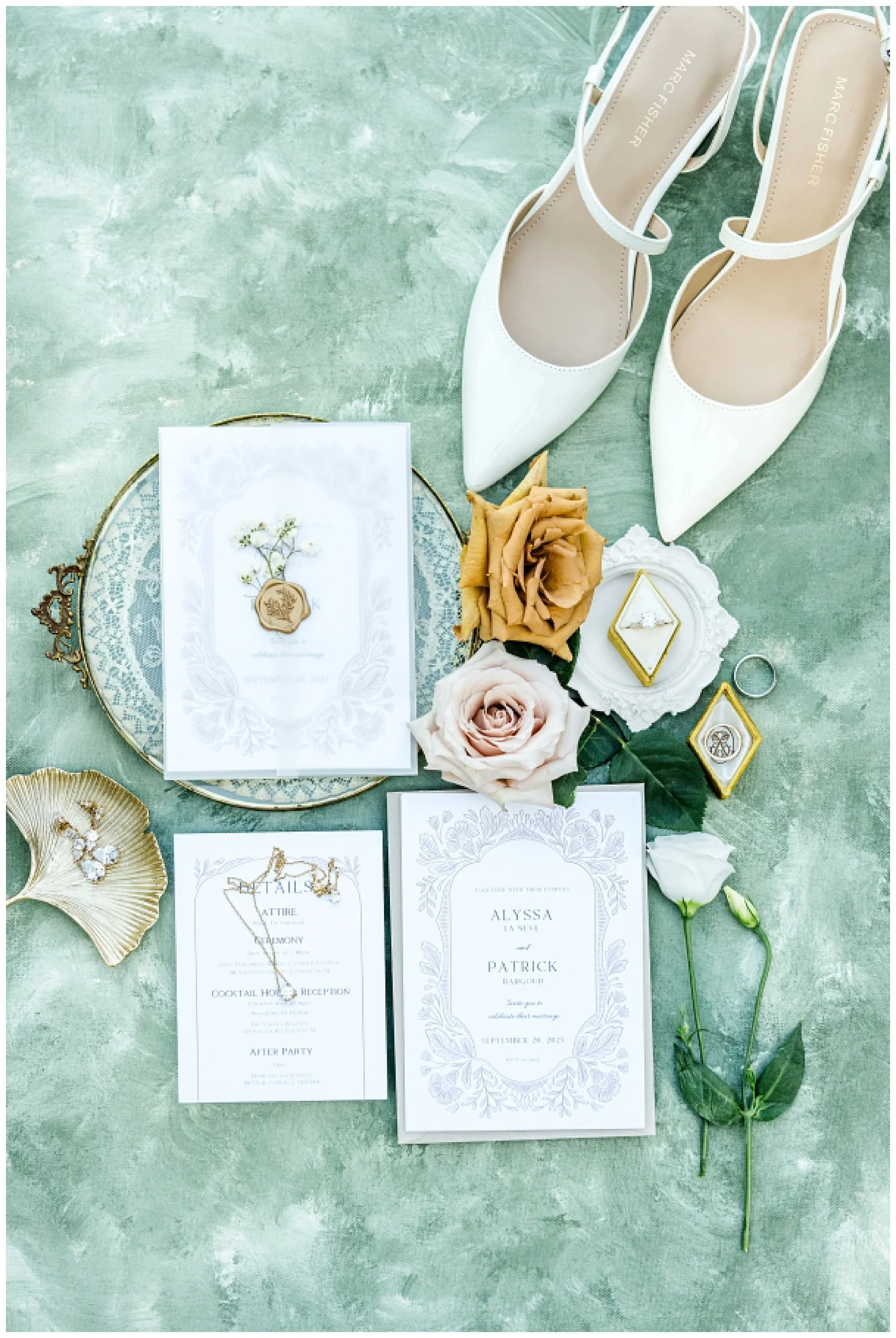 pretty wedding invitation suite