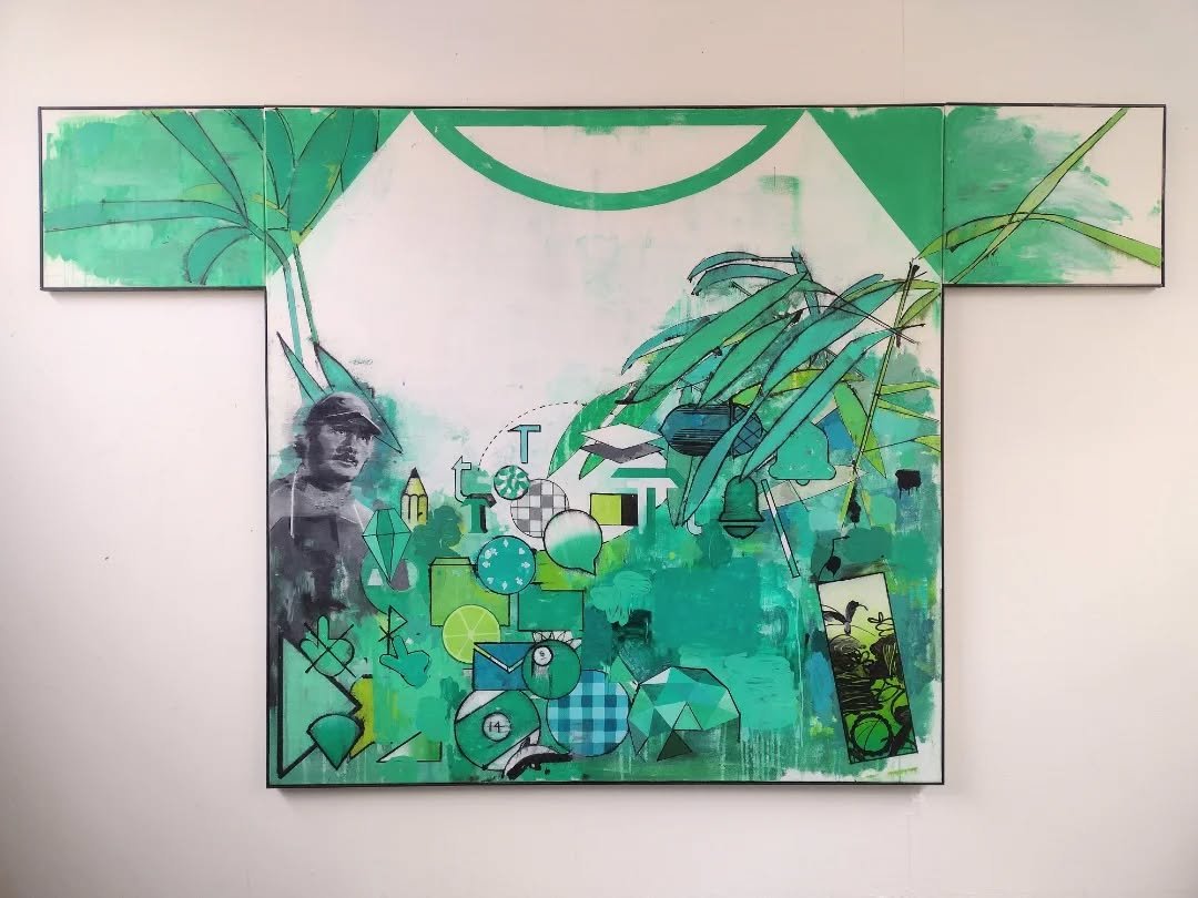 Green T, oil on canvas, 152 x 252, 2025

How paintings come about and how they can change midcourse keeps the game forever interesting.

Starting point.
A T-shirt worn by a friend&rsquo;s son reminded me of an American style tee and in this instanc