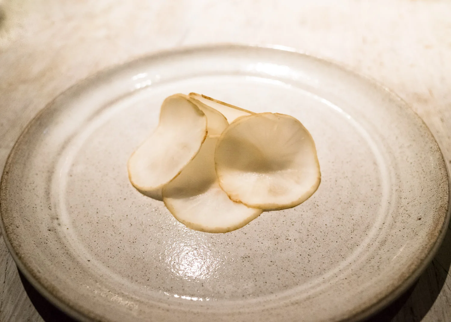 Slices of fermented jerusalem artichoke (v)