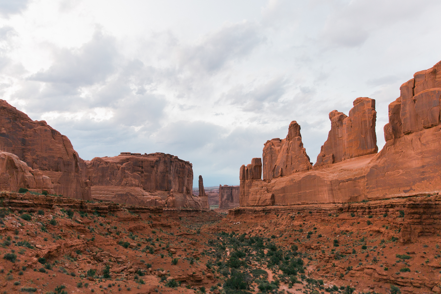 exploring and hiking in Moab, Utah | www.abbihearne.com | adventure photographer