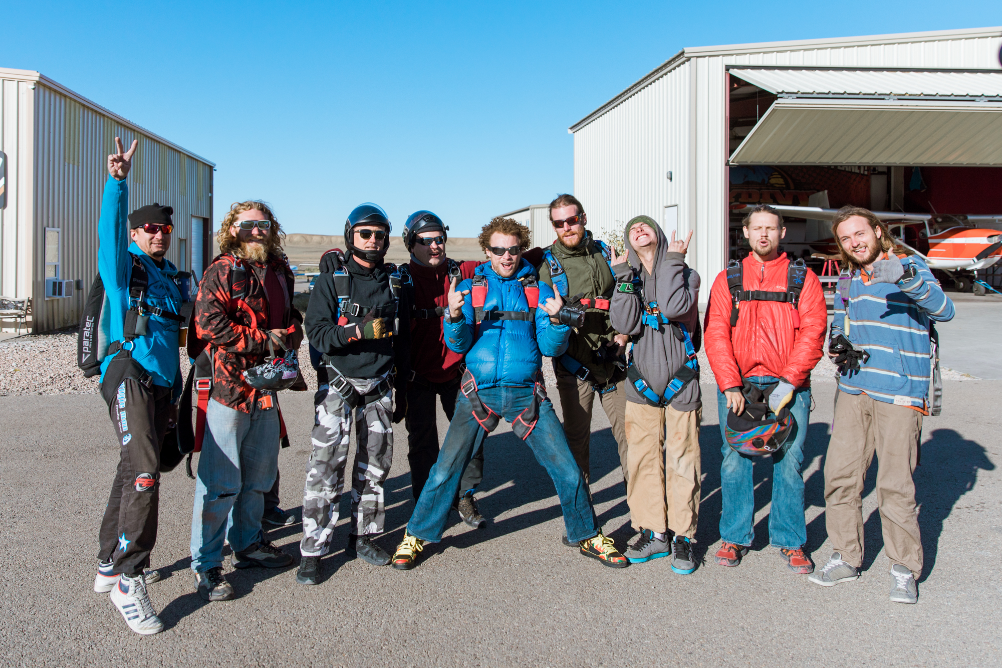 Andy's Lewis's 30th Birthday // Skydiving in Moab // Outdoor Adventure Photographer // www.abbihearne.com