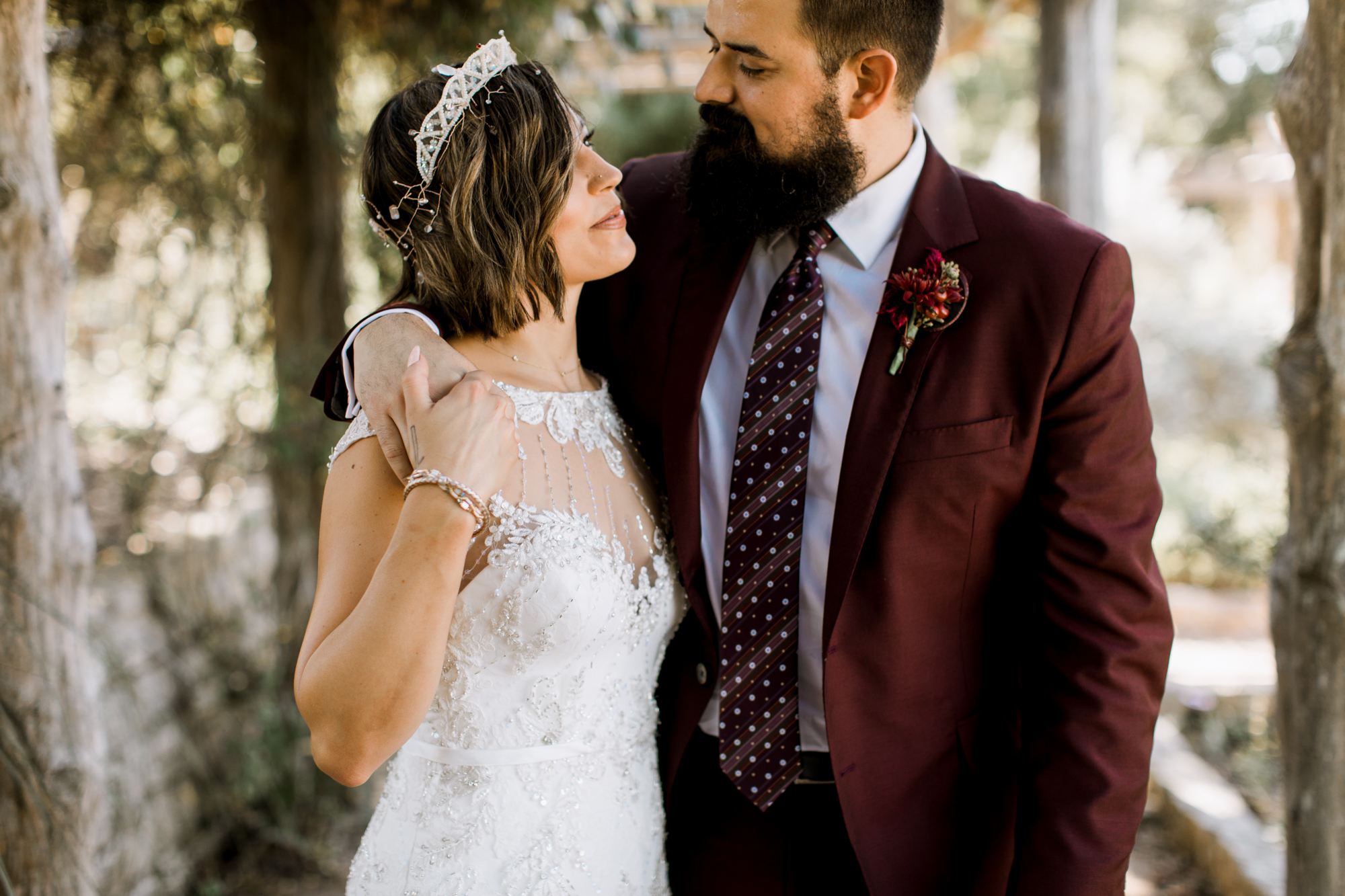 hipster bride & groom // Fall Garden party wedding at Lady Bird Johnson Wildflower Center // austin, texas wedding photographer // www.abbihearne.com