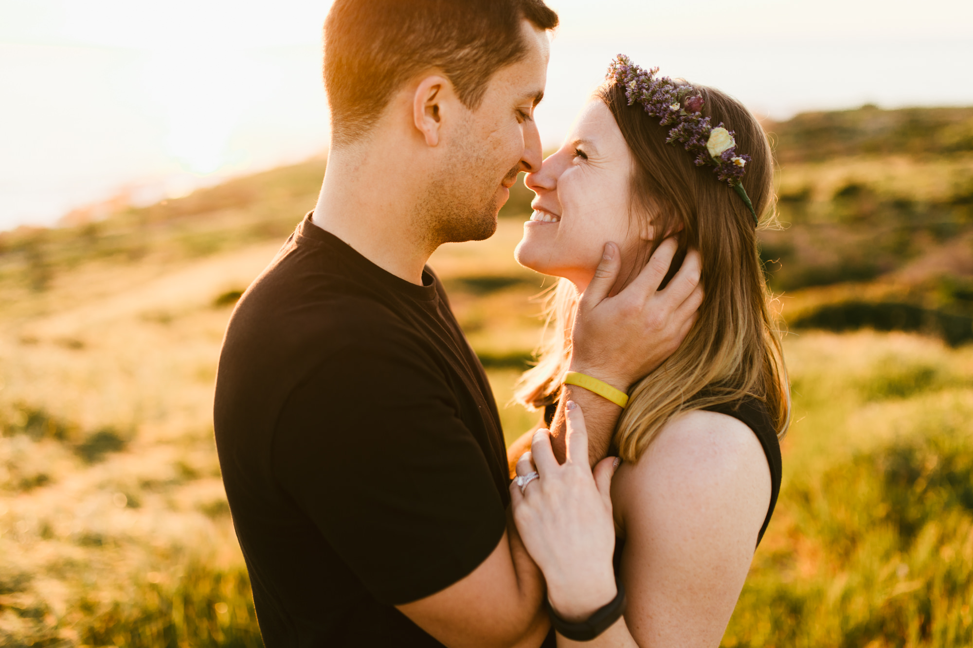 couple session at montana de oro state park // san luis obispo, california // central coast wedding photographers // www.thehearnes.com