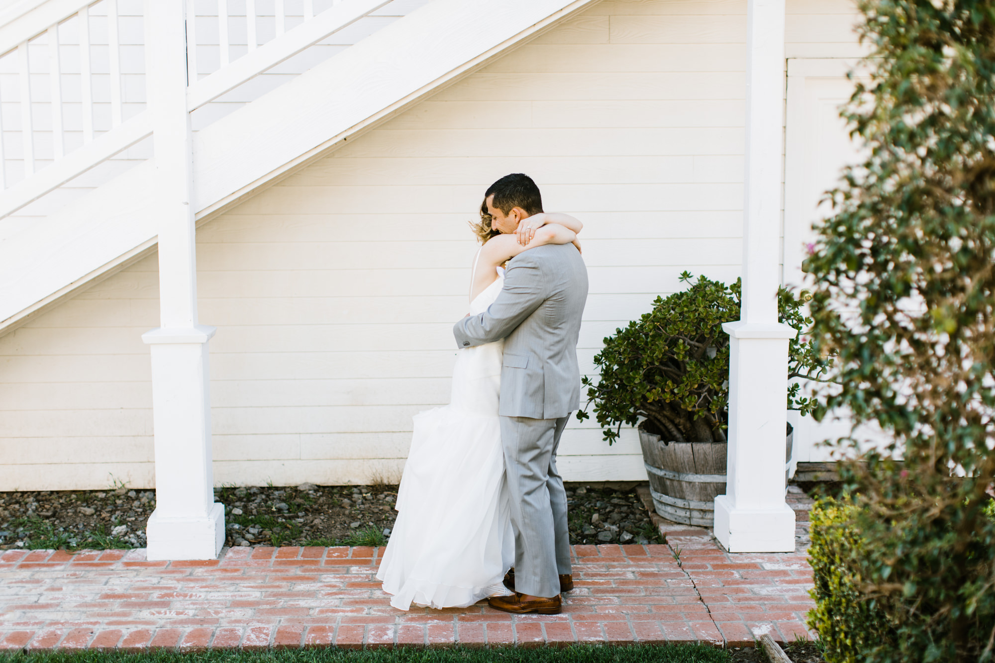 san luis obispo wedding at higuera ranch // central coast california wedding photographer // the hearnes adventure photography // www.thehearnes.com