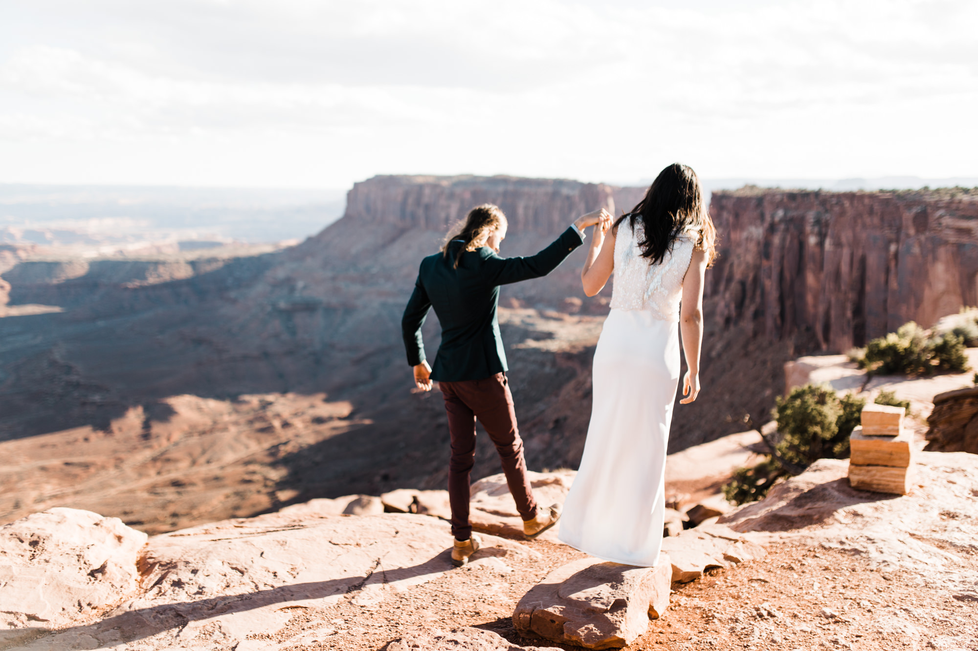 desert wedding inspiration | canyonlands national park | under canvas moab | utah adventure wedding photographer | www.thehearnes.com