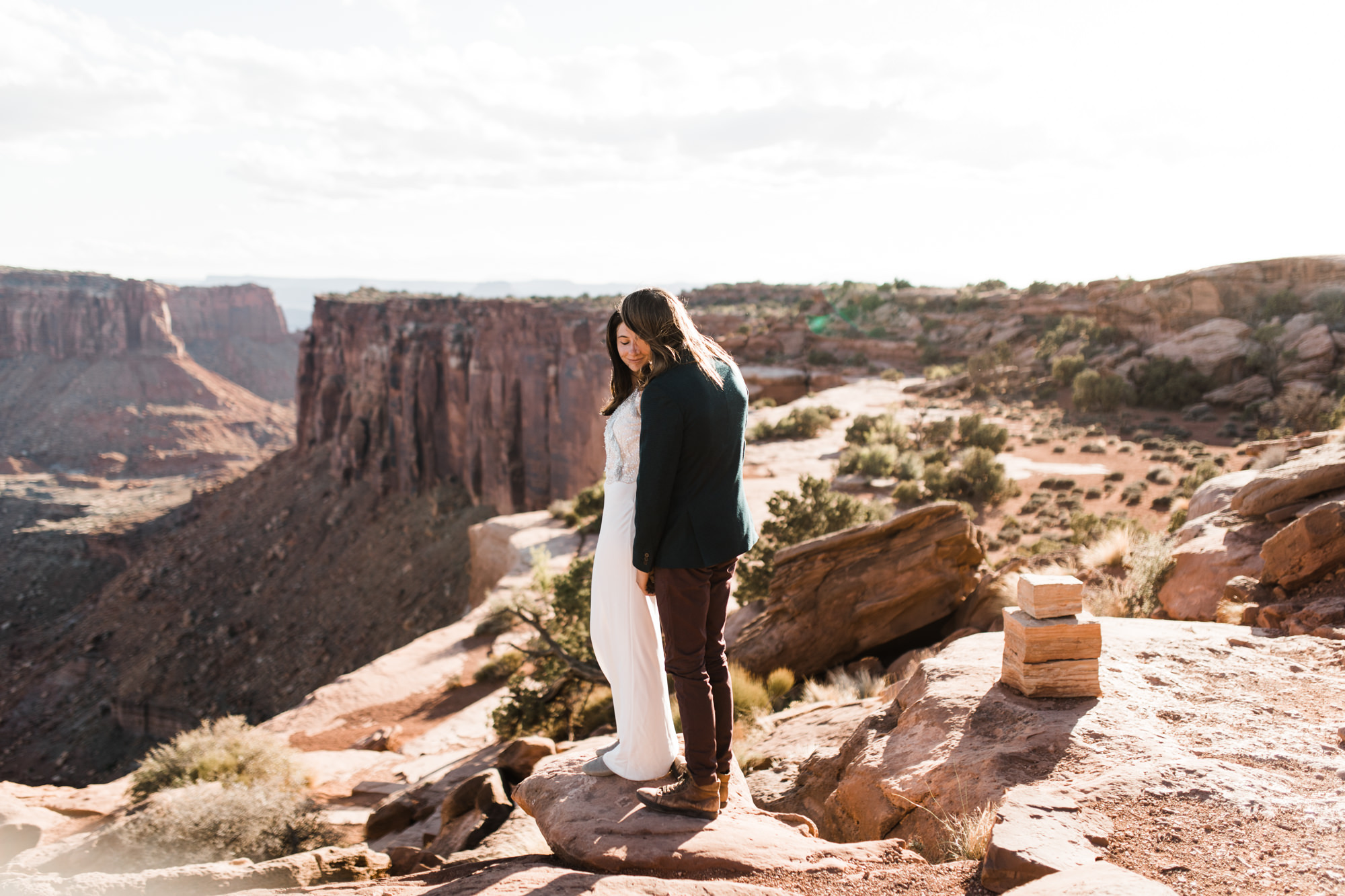 desert wedding inspiration | canyonlands national park | under canvas moab | utah adventure wedding photographer | www.thehearnes.com