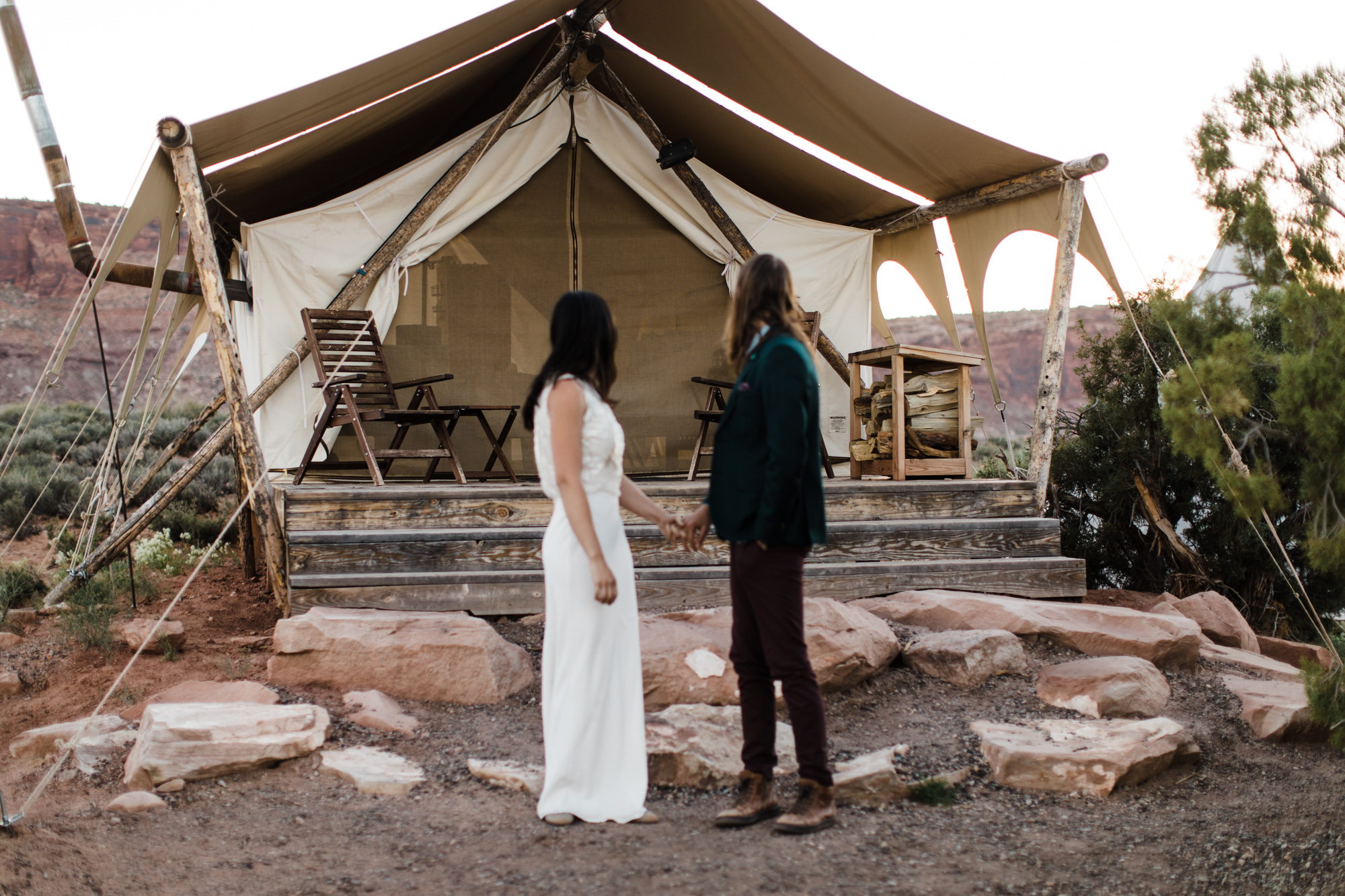 desert wedding inspiration | canyonlands national park | under canvas moab | utah adventure wedding photographer | www.thehearnes.com