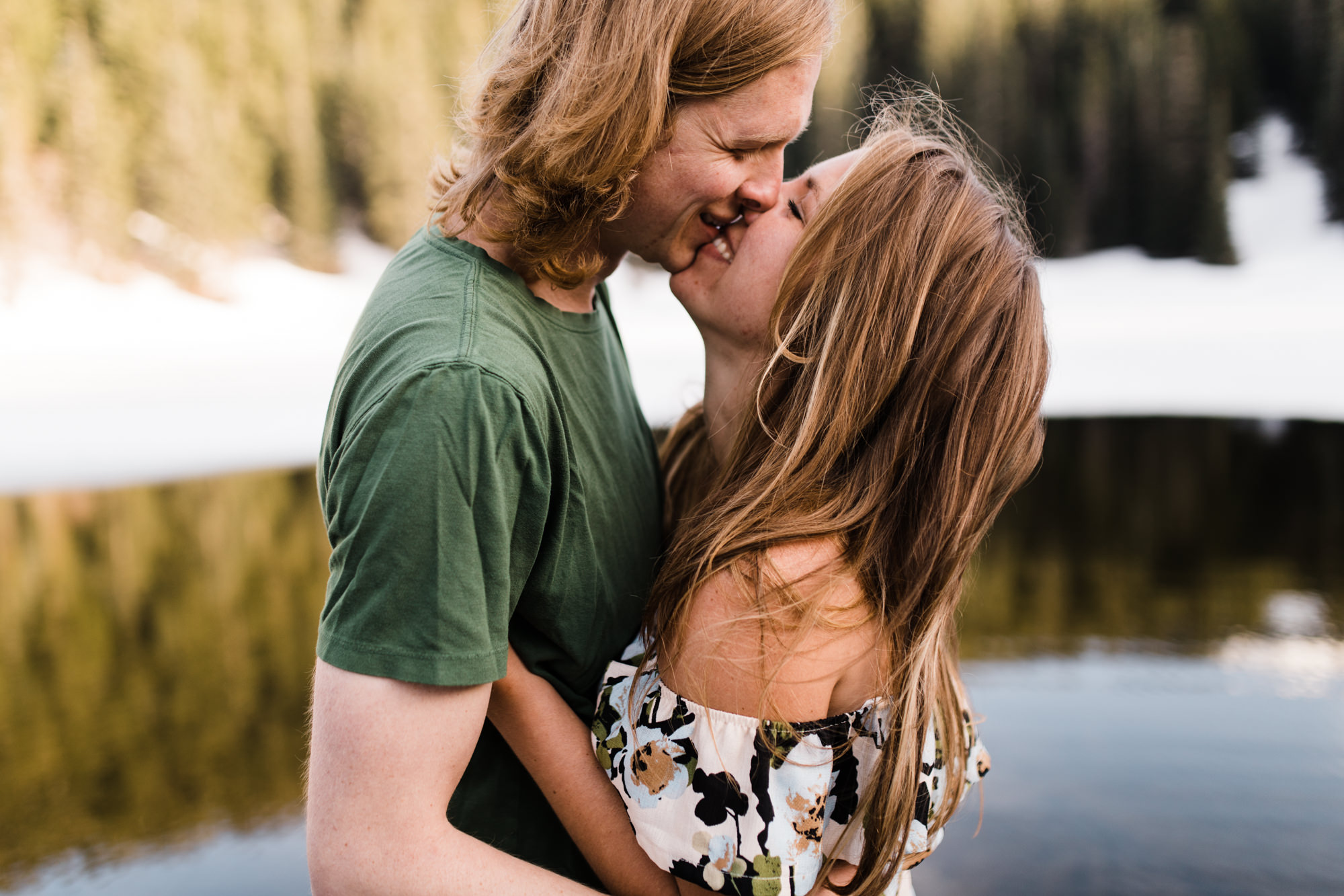 Lindsay + Heath | Mt. Hood National Forest Engagement Session | Portland, Oregon Adventure Wedding Photographer | Snowy Adventure in the Mountains | www.thehearnes.com