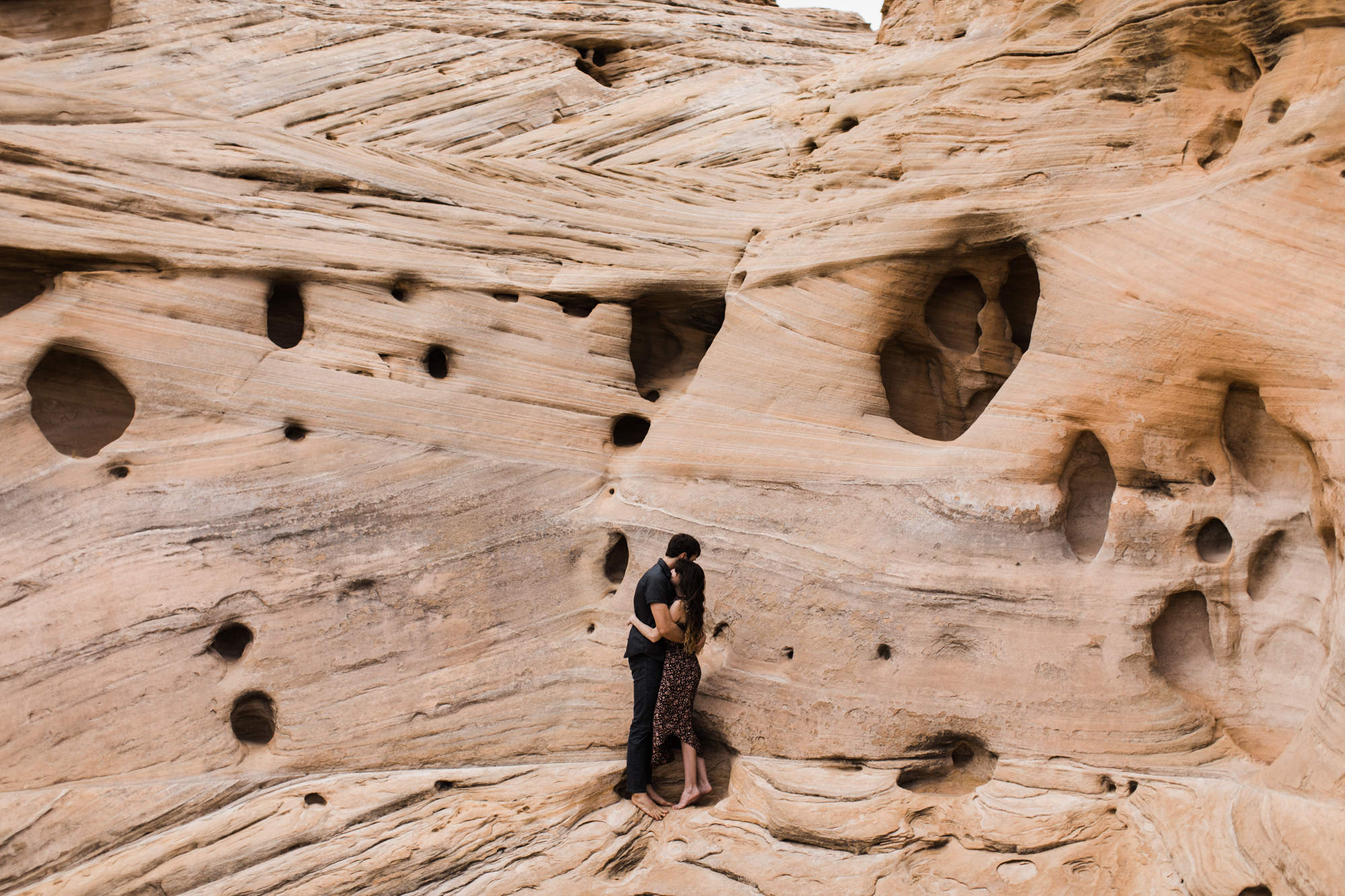 Glen Canyon National Recreation Area | Lake Powell Slot Canyon and Overlook Engagement Session | Utah Adventure Wedding Photographer | www.thehearnes.com