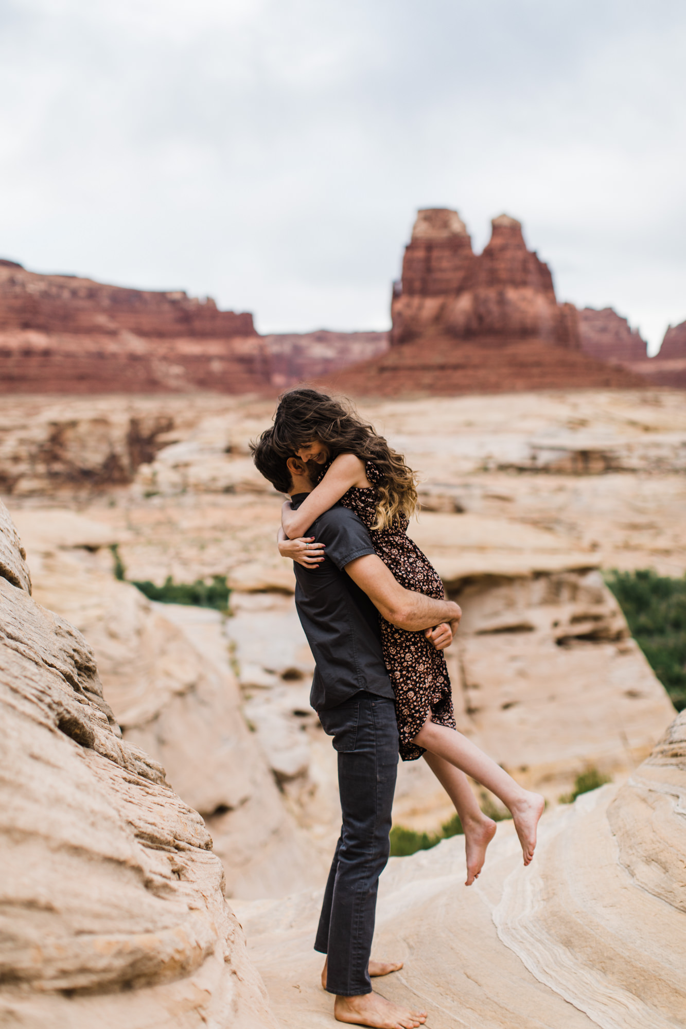 Glen Canyon National Recreation Area | Lake Powell Slot Canyon and Overlook Engagement Session | Utah Adventure Wedding Photographer | www.thehearnes.com