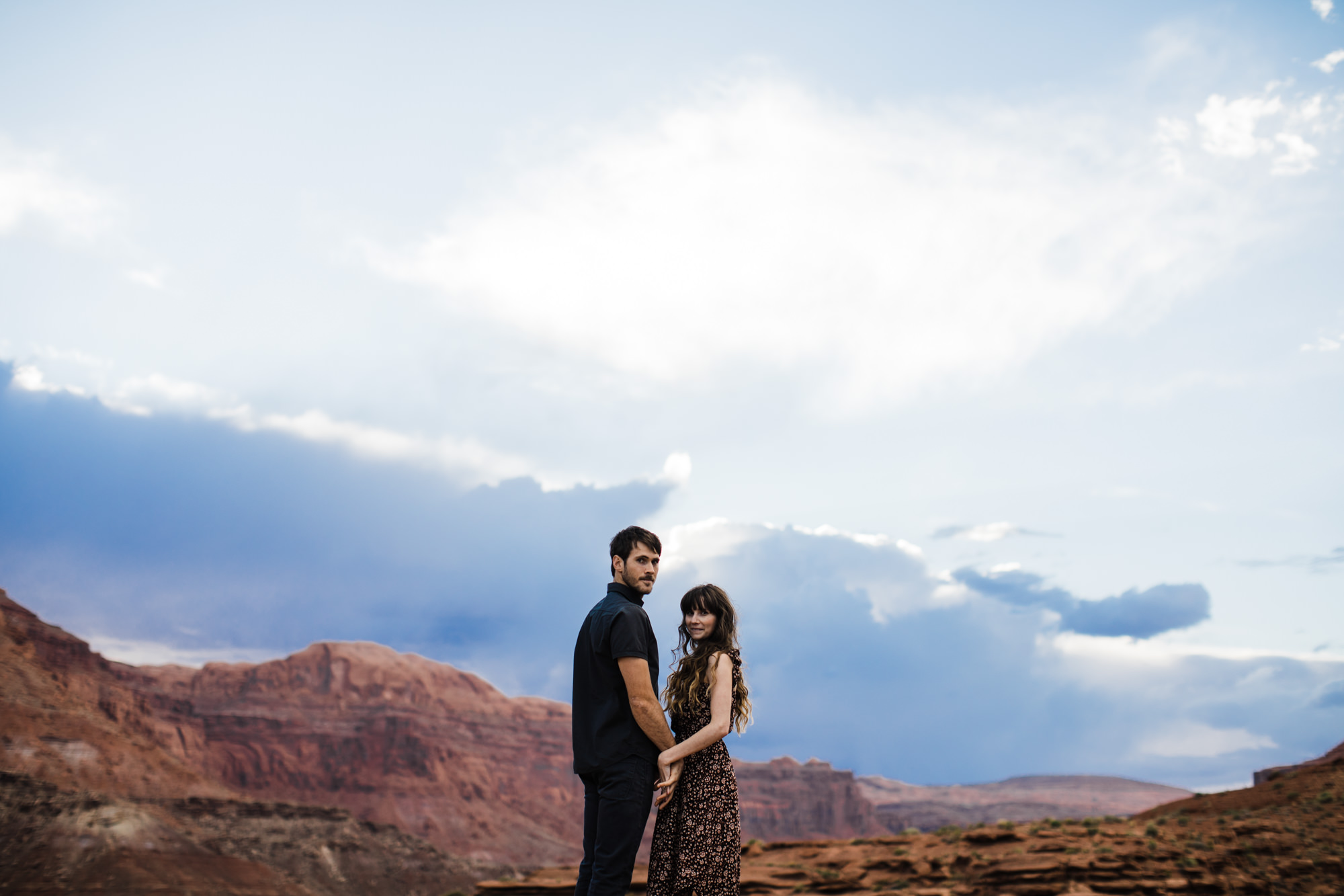 Glen Canyon National Recreation Area | Lake Powell Slot Canyon and Overlook Engagement Session | Utah Adventure Wedding Photographer | www.thehearnes.com