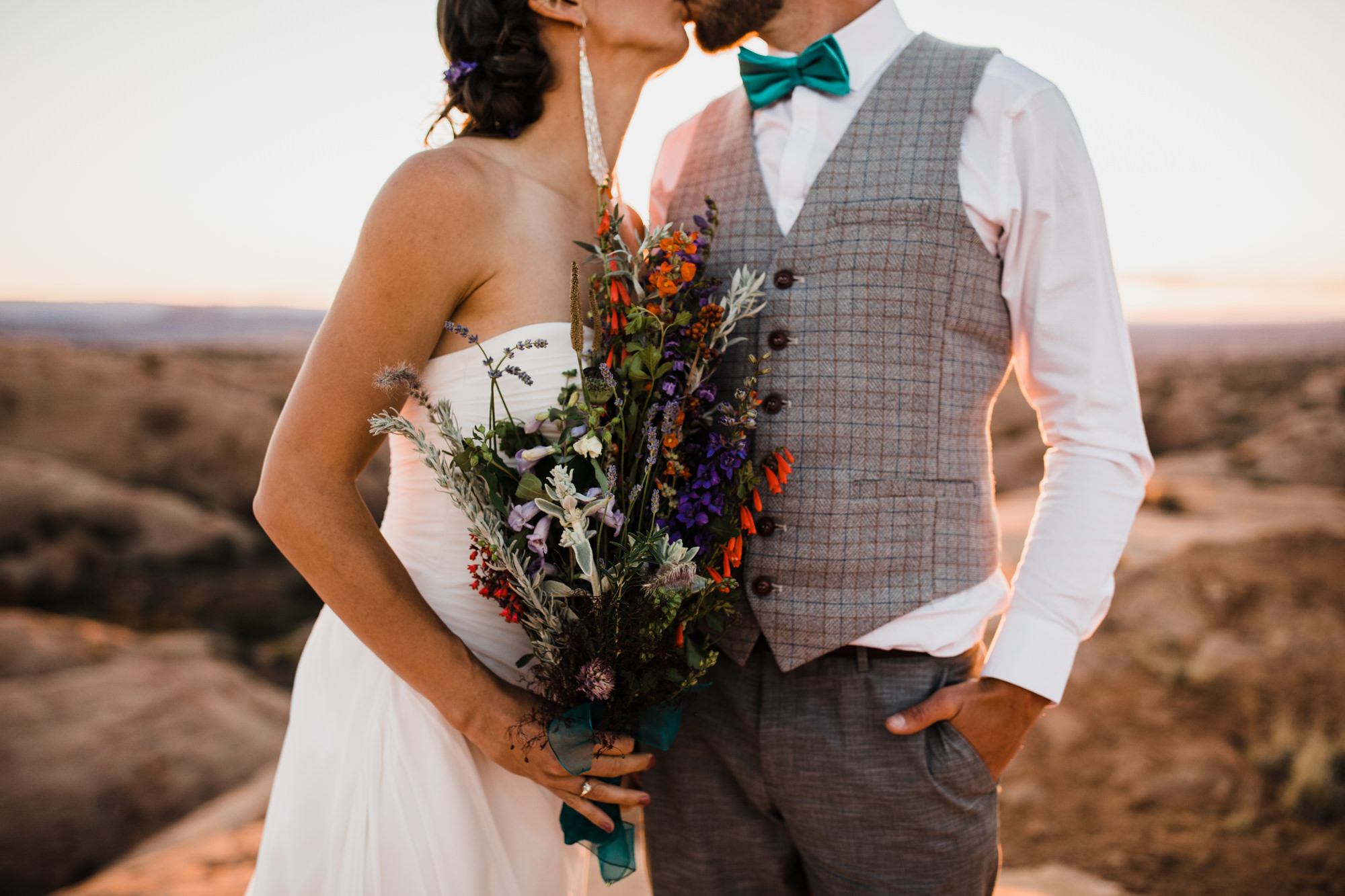 backyard wedding in Moab, Utah | Adventure Wedding Photography | www.thehearnes.com