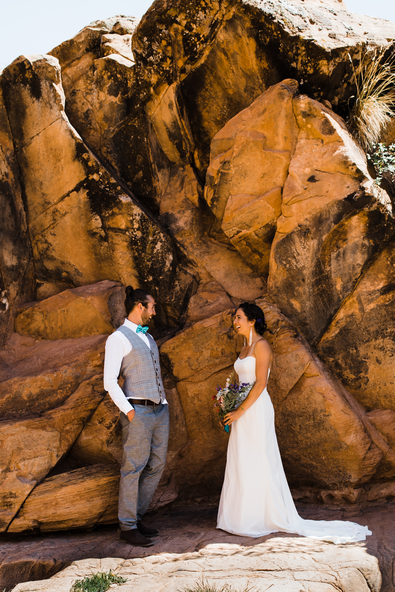 backyard wedding in Moab, Utah | Adventure Wedding Photography | www.thehearnes.com